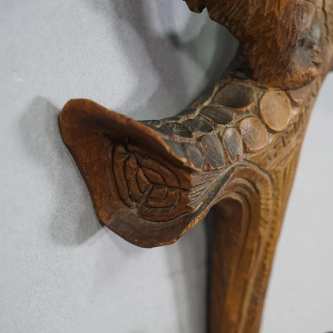 Lovely Black Forest Carved Whip Holder With Bear Ca. 1900s - 4