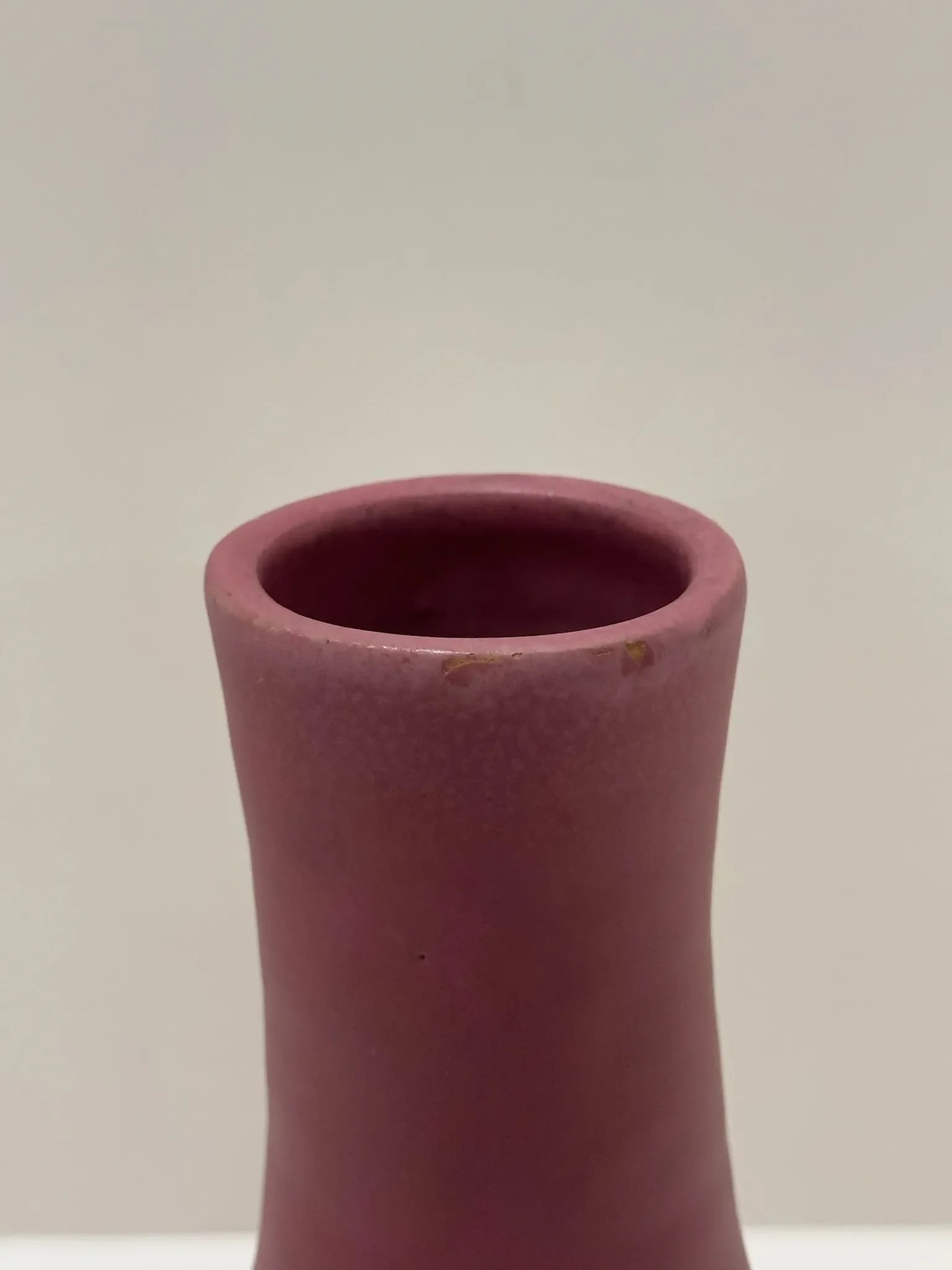 1940s Pink Cherokee Native American Pottery Vase – Signed "Kelly #988 - 2