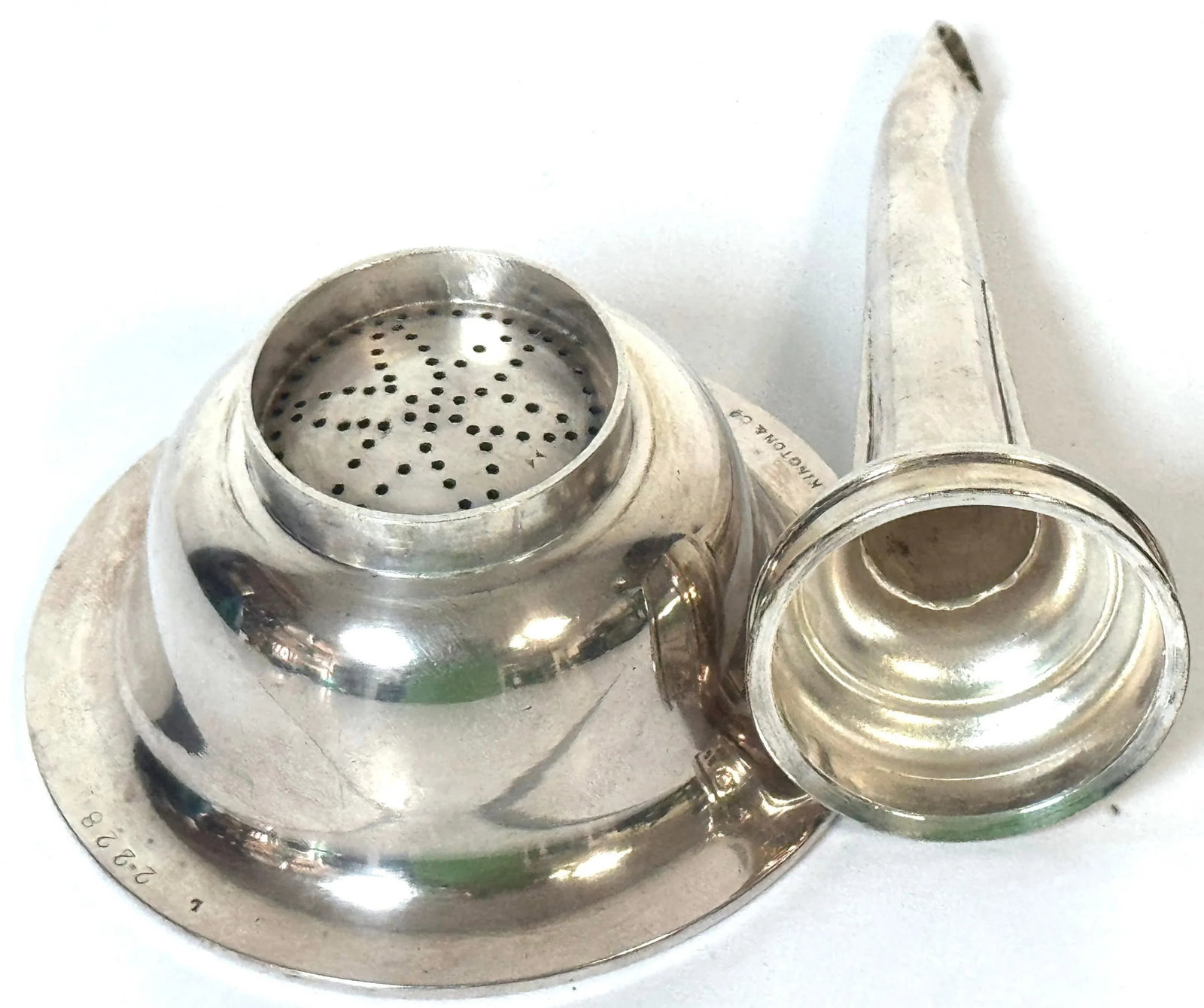 Victorian Elkington & Co. Electroplated Wine Funnel with Gilt Bowl, Dated 1853 - 3