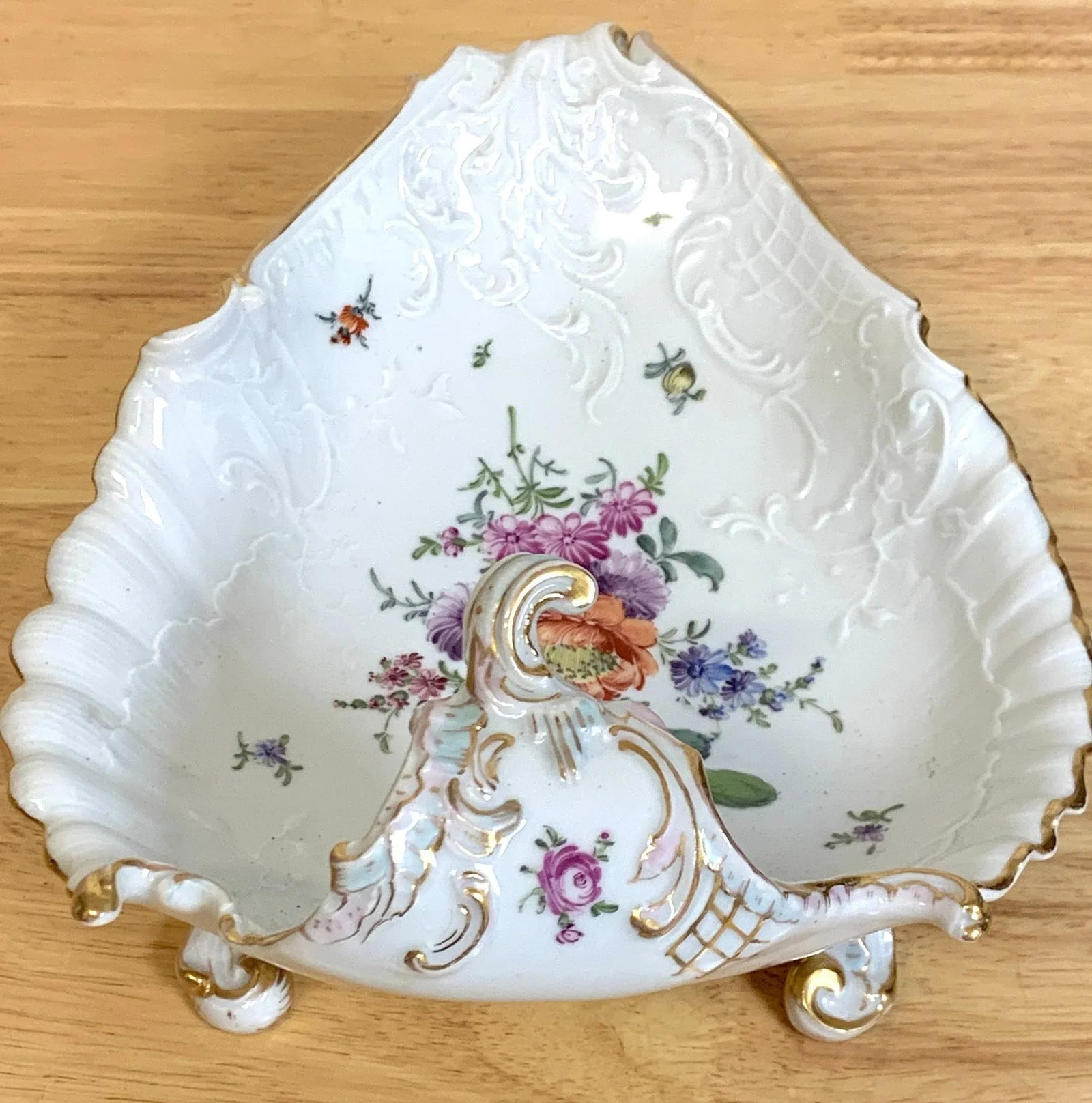 Rococo Revival Dresden Porcelain Footed Bowl, by Helena Wolfsohn, circa 1890 - 2