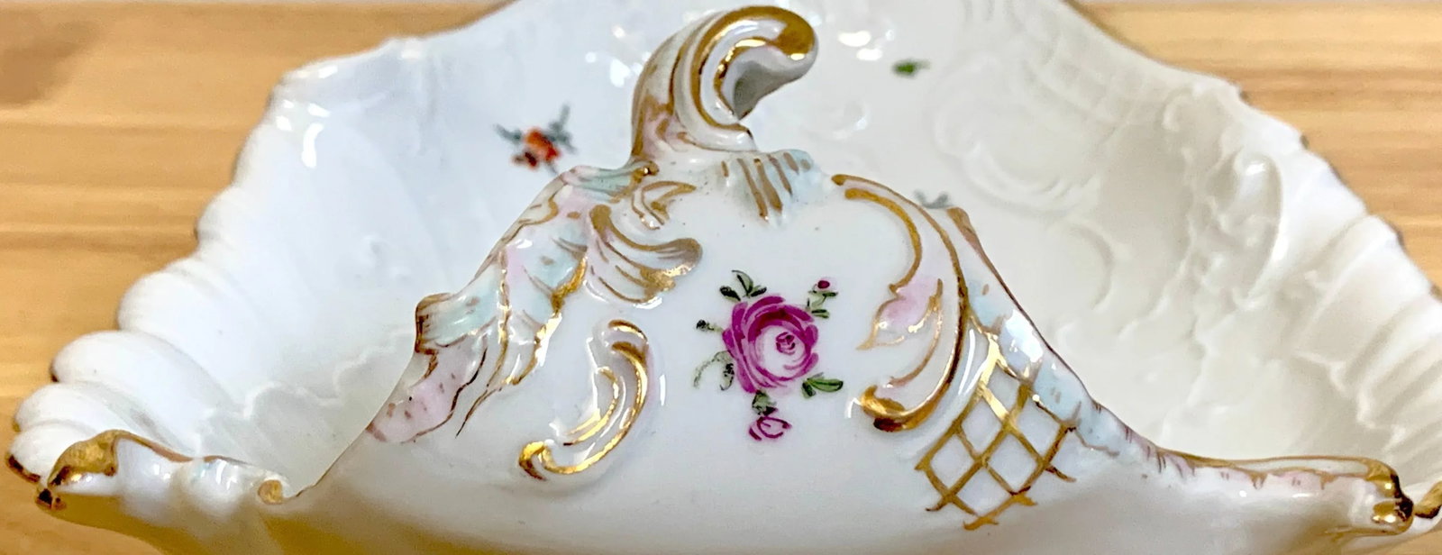 Rococo Revival Dresden Porcelain Footed Bowl, by Helena Wolfsohn, circa 1890 - 3