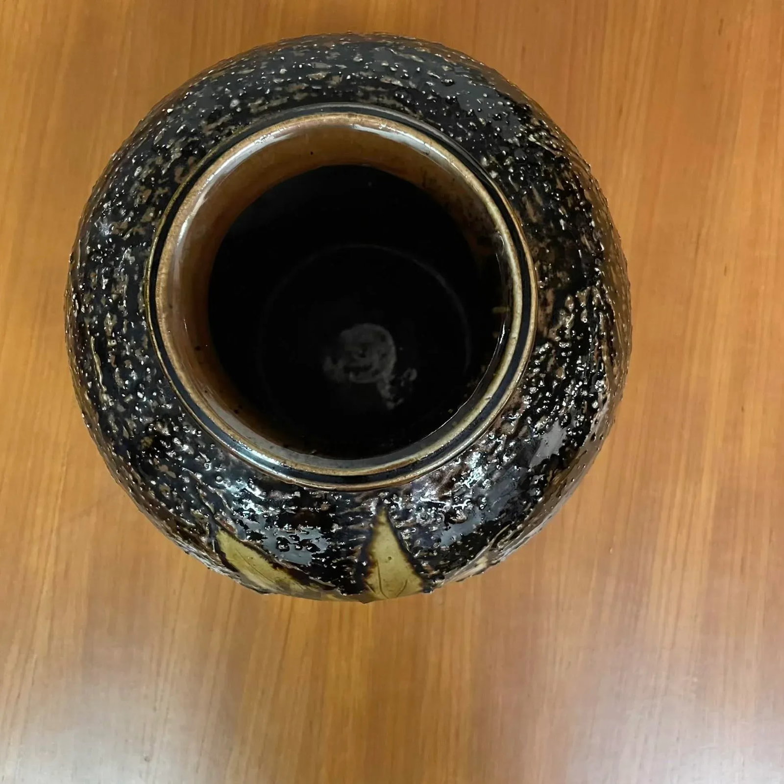 Japanese Textured Ceramic Vase With Maple Leaf Motif - 2