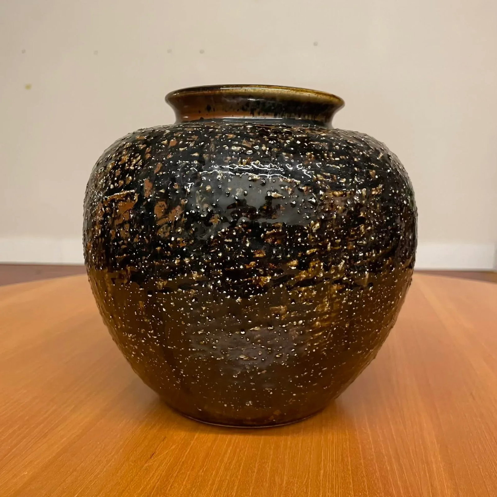 Japanese Textured Ceramic Vase With Maple Leaf Motif - 6