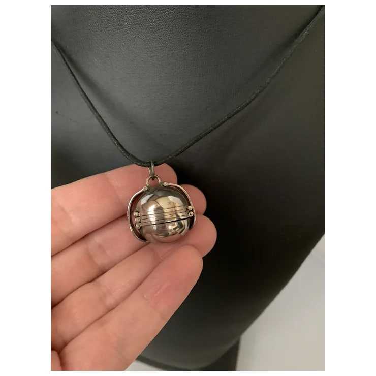 1980s Sterling Sphere Locket - 3