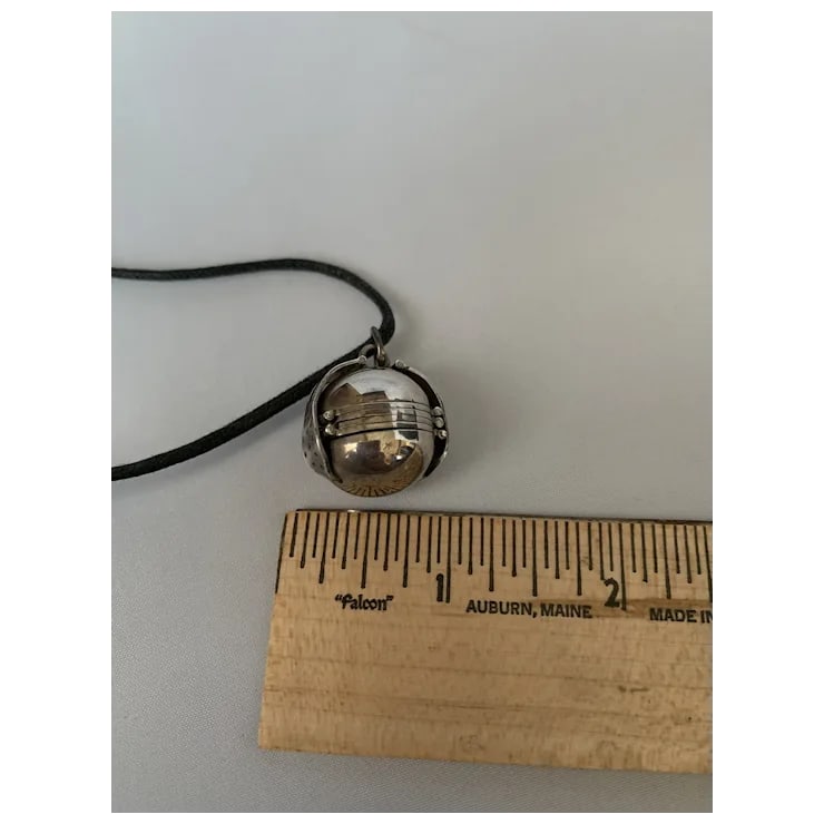 1980s Sterling Sphere Locket - 8