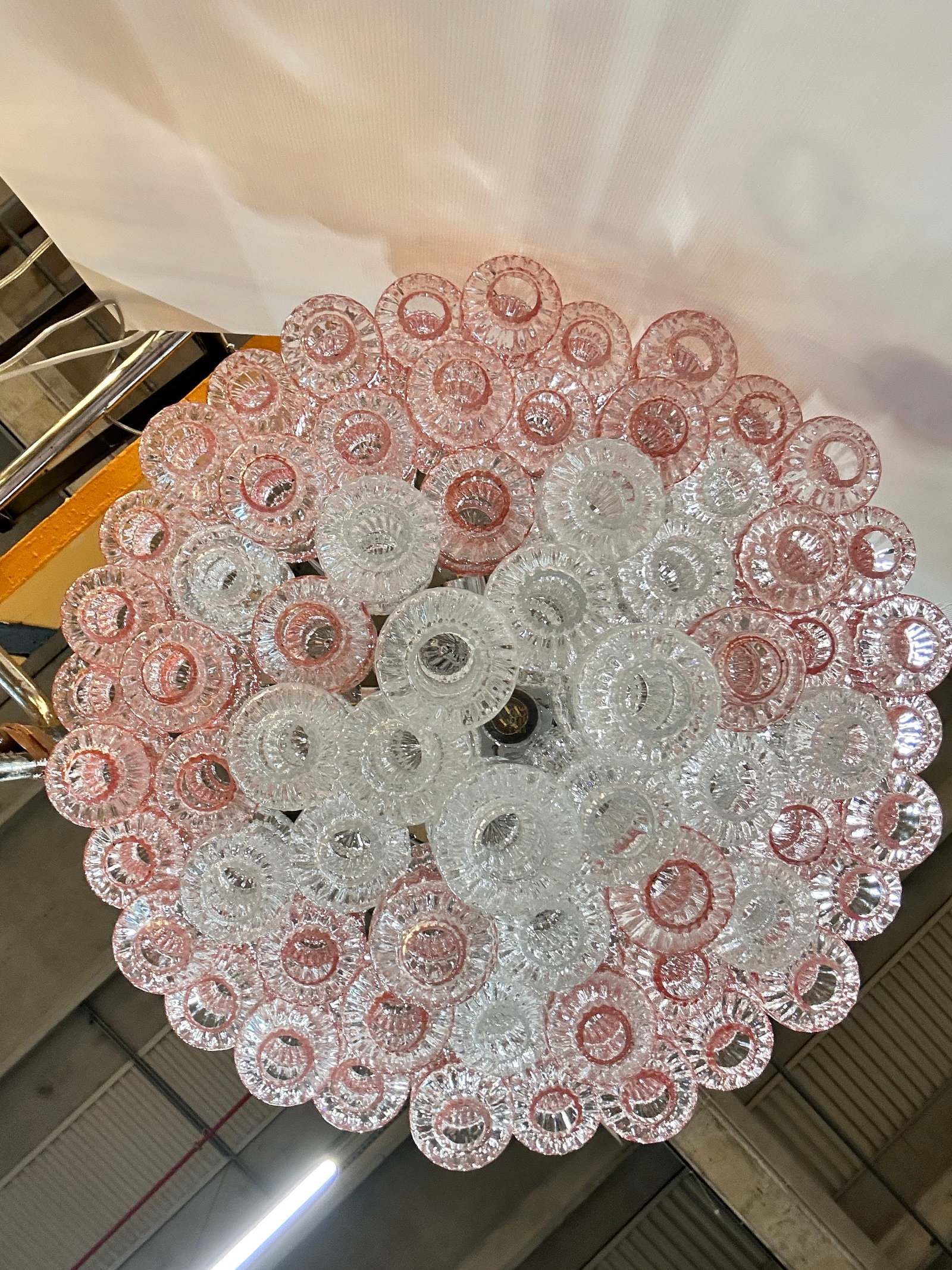 Romantic Venetian Pink "Rigadin Manubri" Murano Glass Chandelier in Venini Style - 4