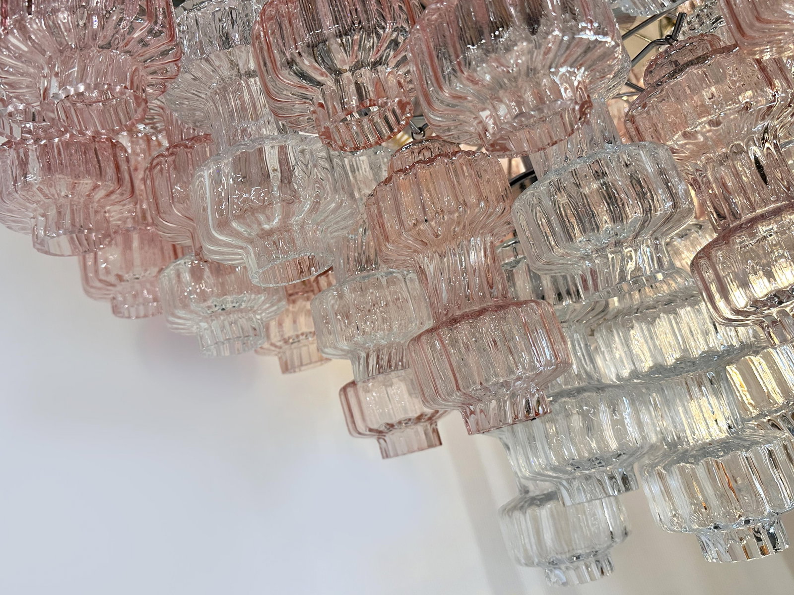Romantic Venetian Pink "Rigadin Manubri" Murano Glass Chandelier in Venini Style - 6