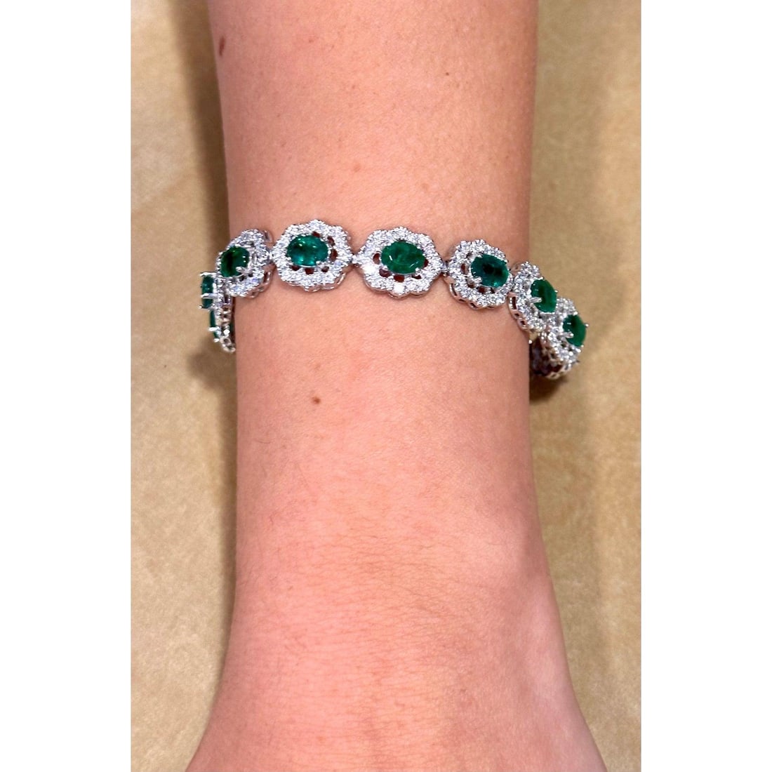 10 Carat Natural Brazilian Emerald & Diamond Tennis Bracelet 14 Karat Gold - 2