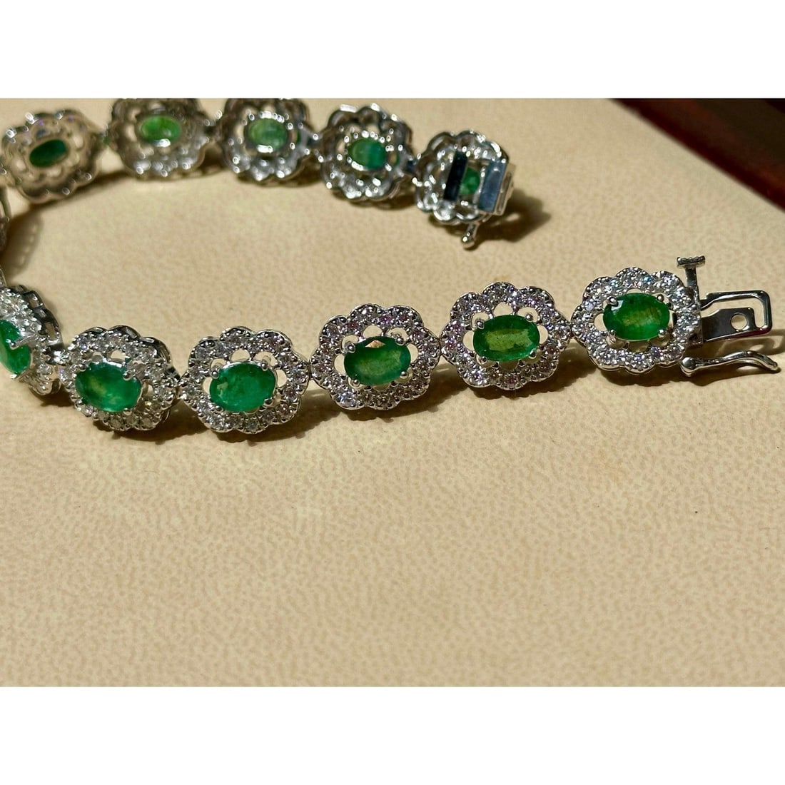 10 Carat Natural Brazilian Emerald & Diamond Tennis Bracelet 14 Karat Gold - 8