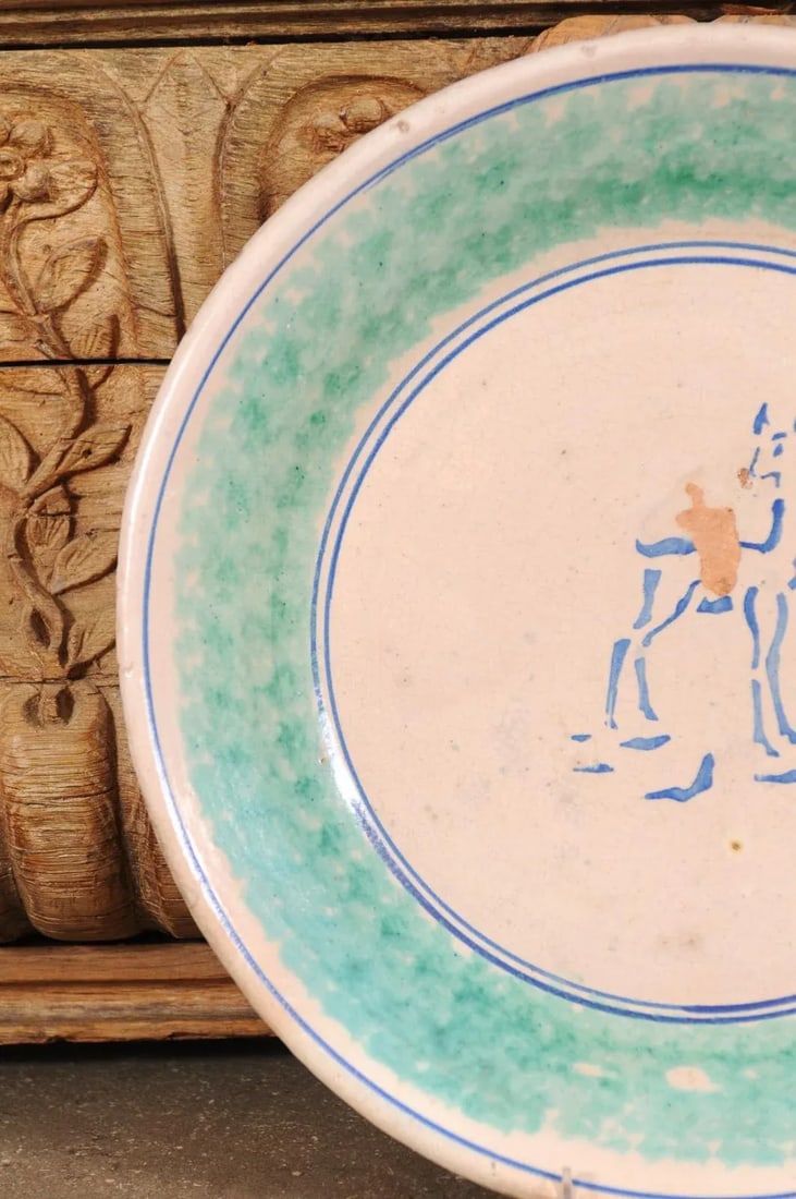 1910s Northern Italian Pottery Platter with Blue Deer Motif and Weathered Patina - 3