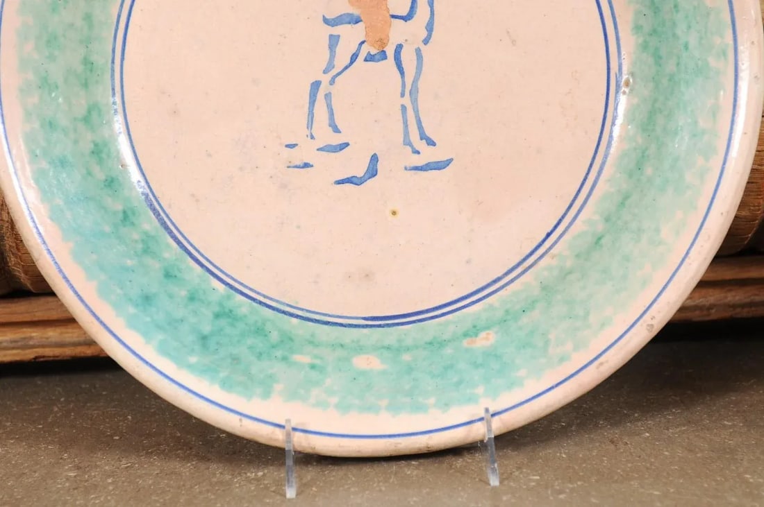 1910s Northern Italian Pottery Platter with Blue Deer Motif and Weathered Patina - 5