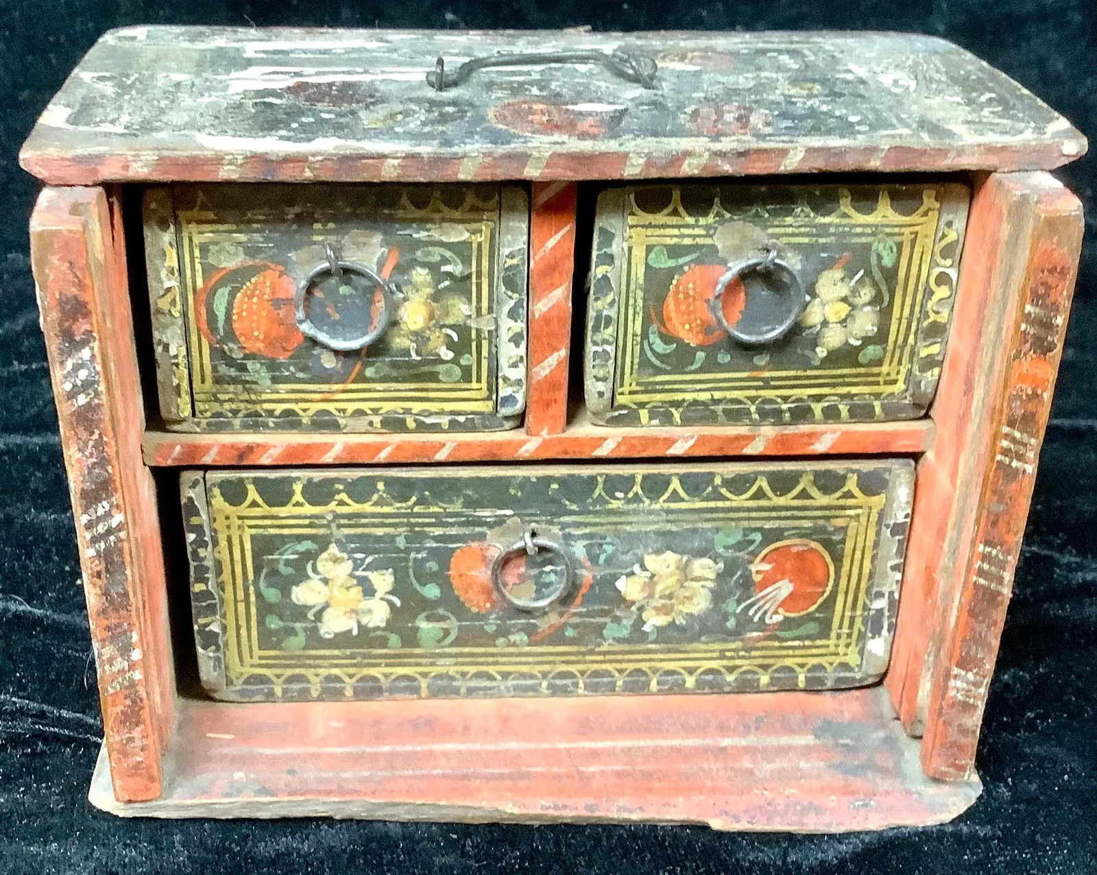Early 19th Century Wooden Scandinavian Trinket Box With Drawers - 2
