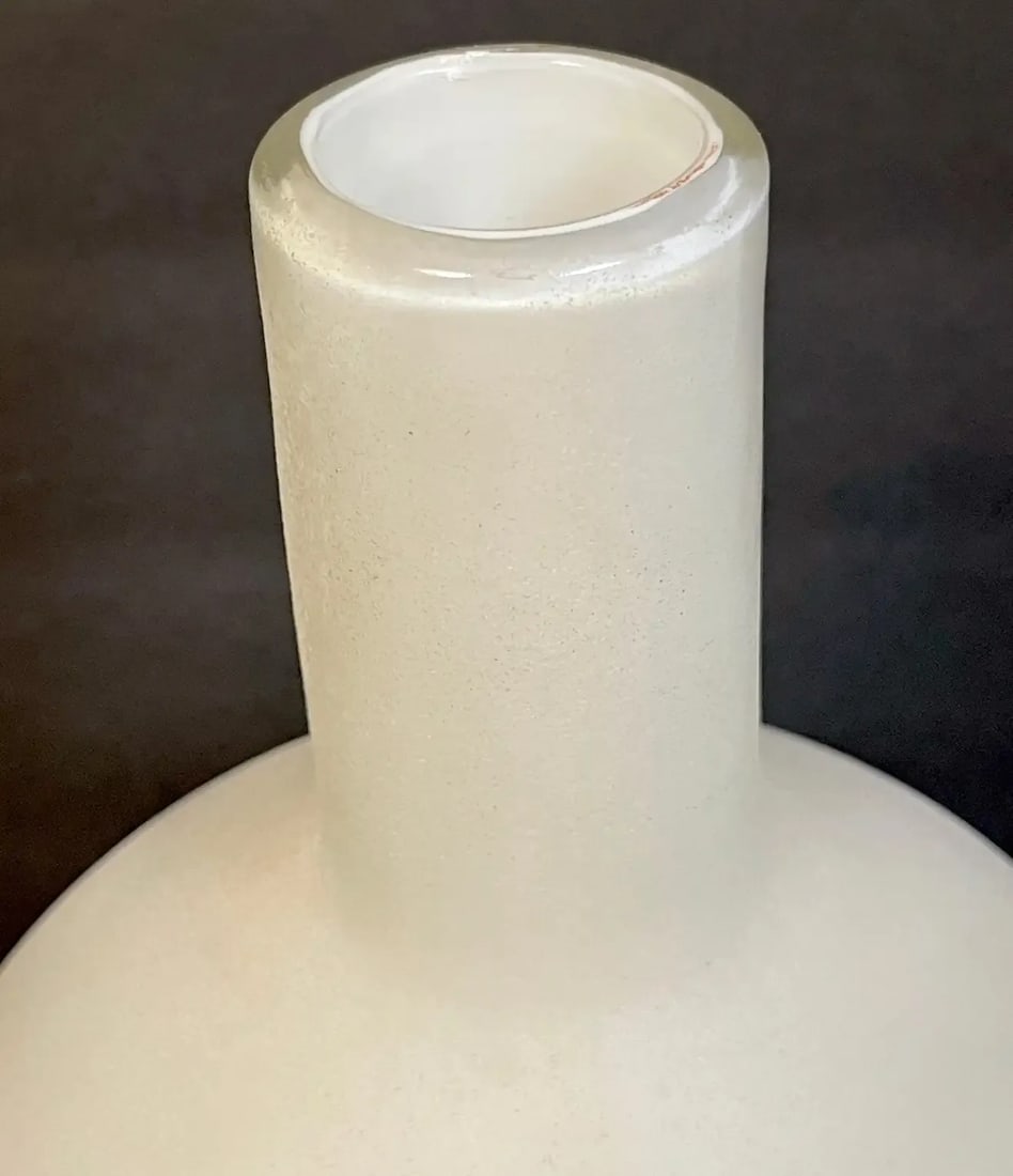 Late 20th Century Cenedese Murano White-Scavo Decanter Bottle With Ball Stopper - 2