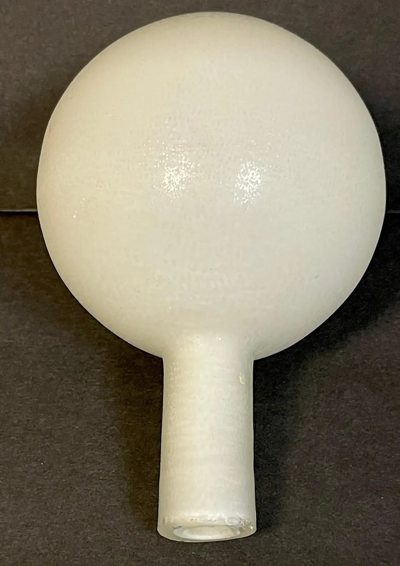 Late 20th Century Cenedese Murano White-Scavo Decanter Bottle With Ball Stopper - 3