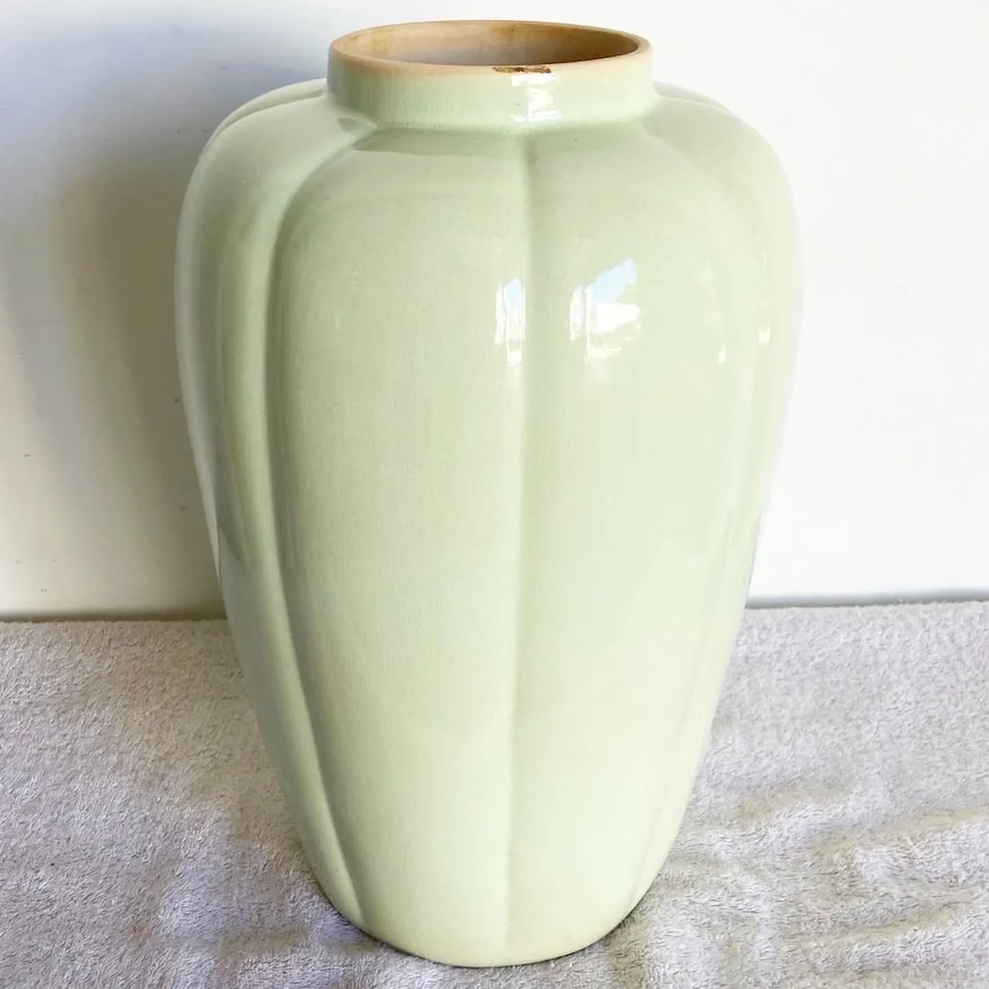 Postmodern Light Green Scalloped Ceramic Vase - 3