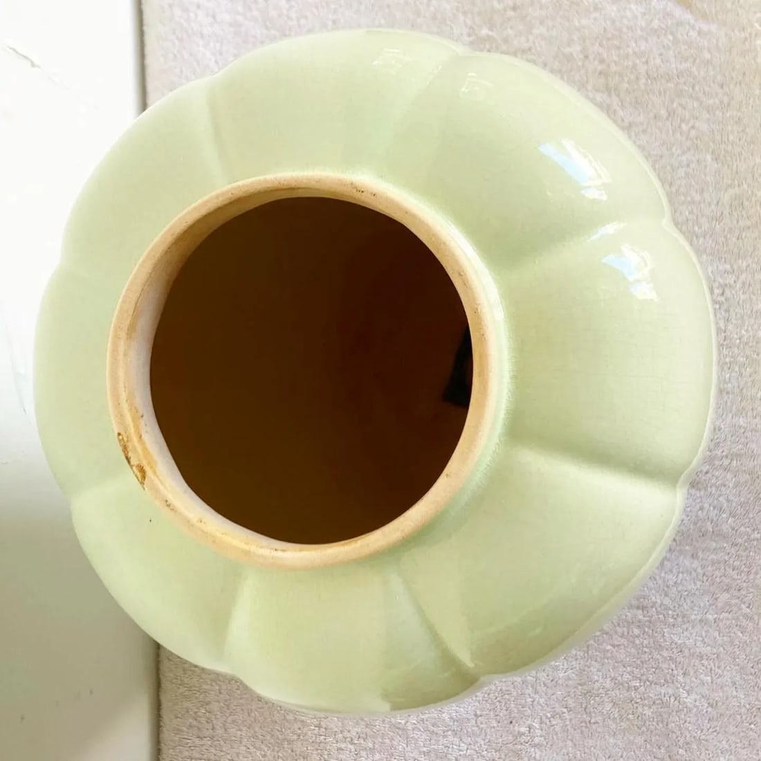 Postmodern Light Green Scalloped Ceramic Vase - 4