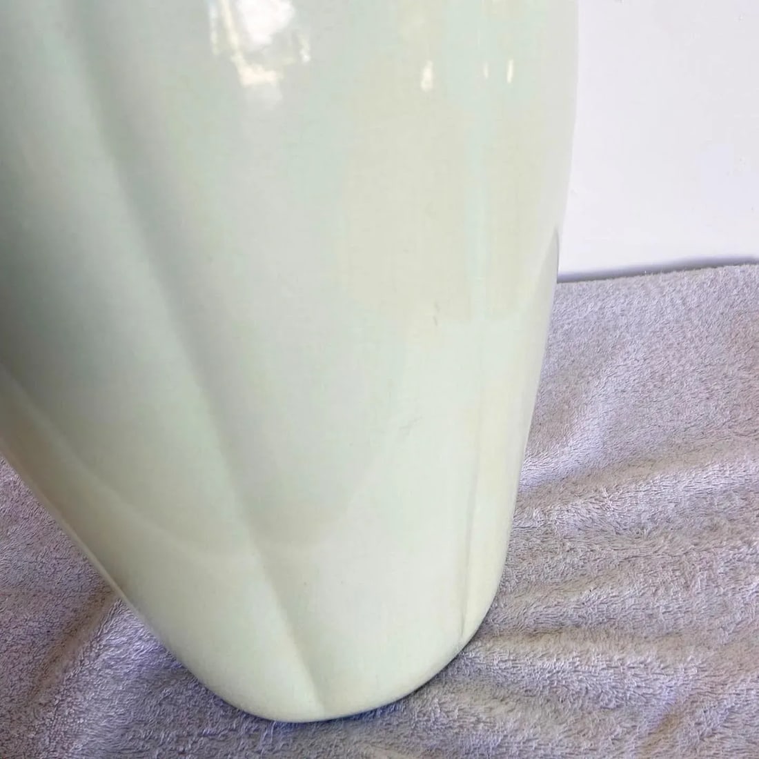 Postmodern Light Green Scalloped Ceramic Vase - 6