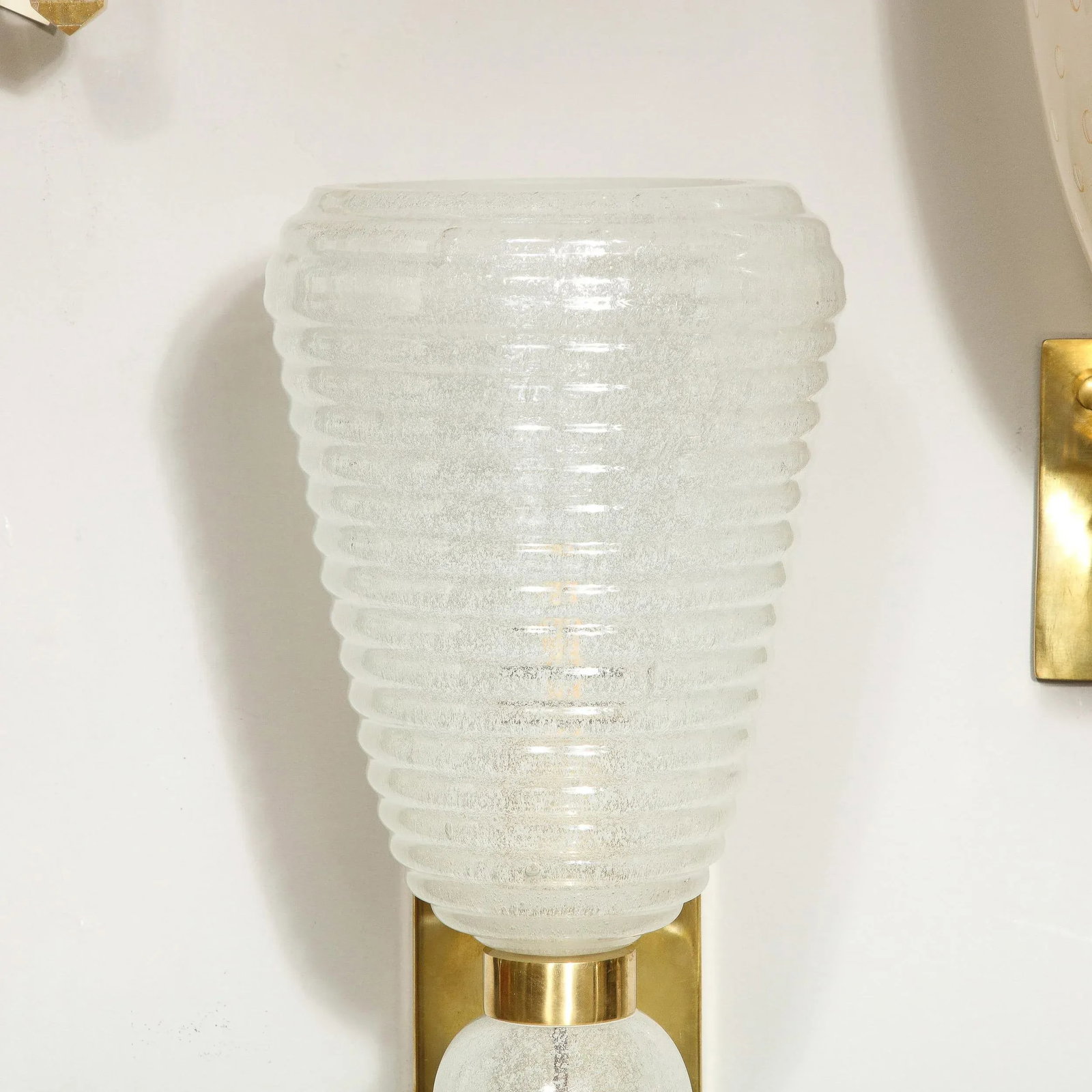 21st Century Modernist Handblown Ribbed Murano Sconces With 24 Karat White Gold Flecks - 7