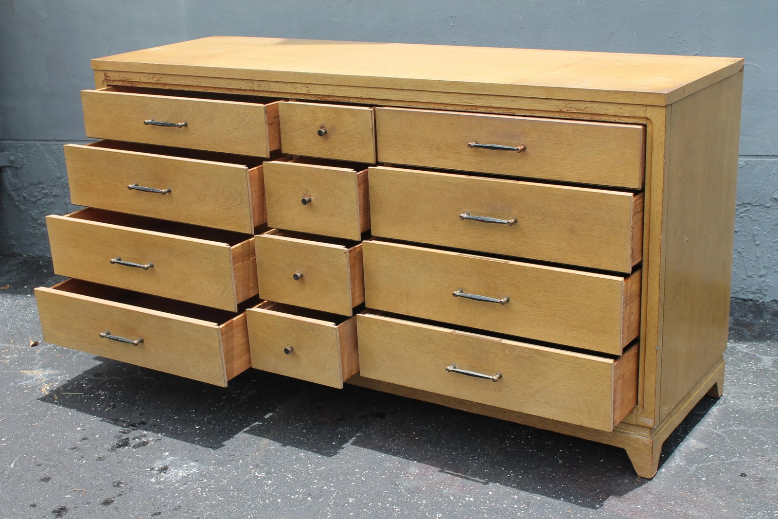 1960's Modern Light Toned Wood 12 Drawer Standard Dresser. Unique Hardware - 5