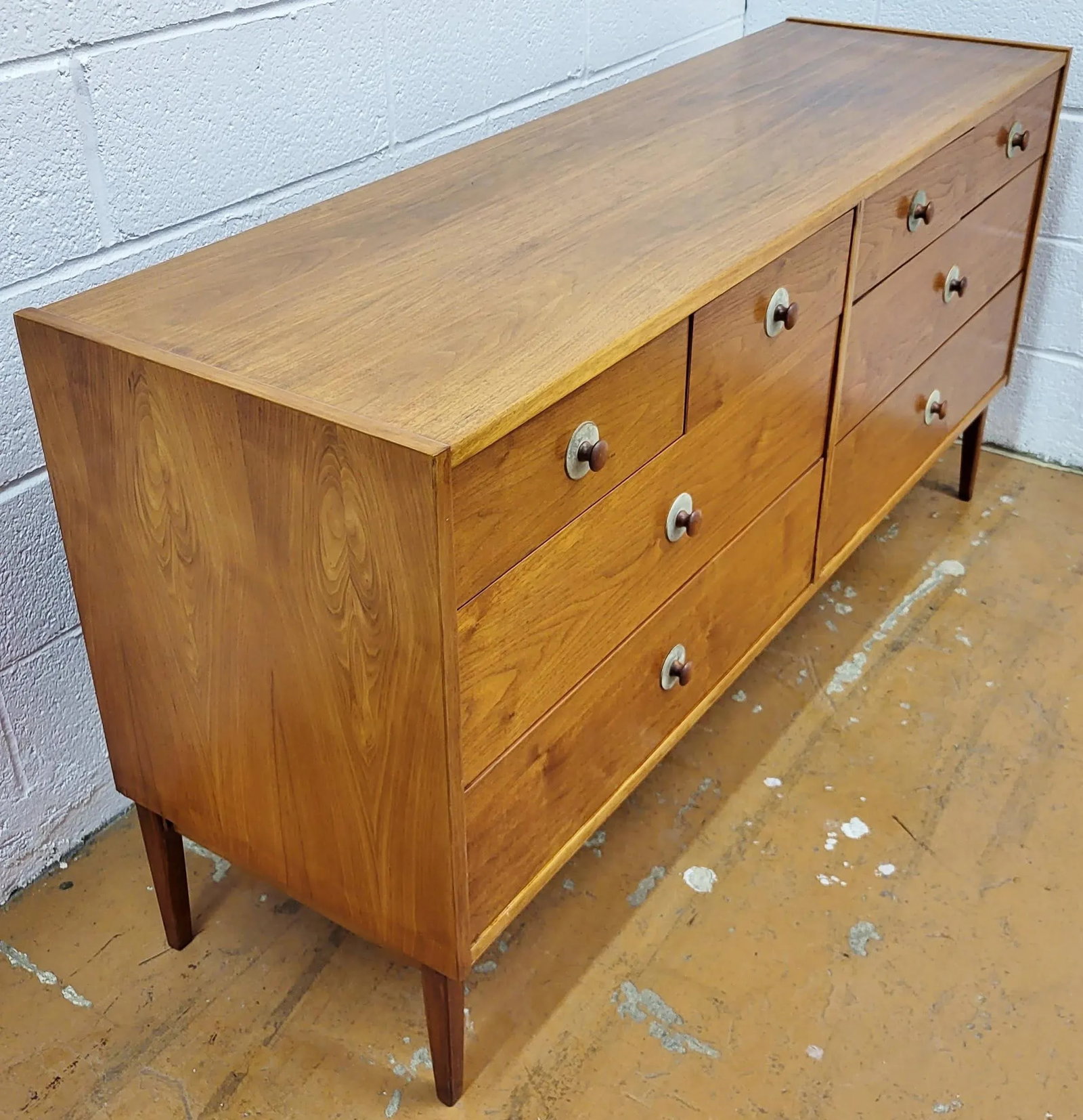 Vintage 1960s Danish Modern Commode 8-Drawer Walnut Dresser Bachelor Chest - 2