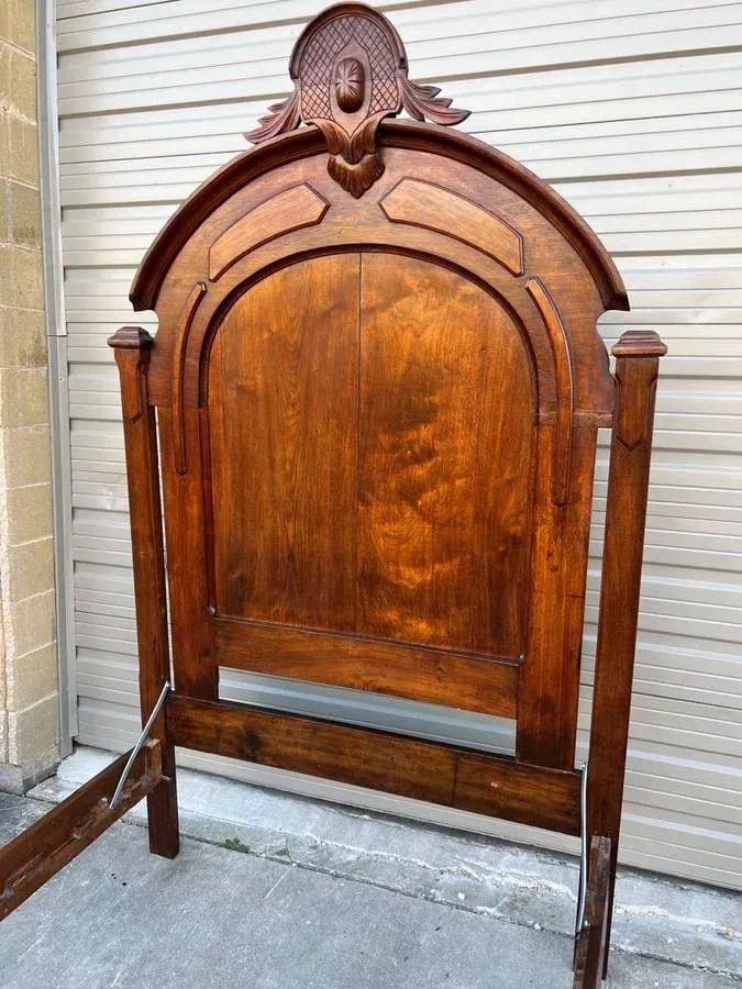 19th Century Solid Walnut Carved Double Bed Frame. - 7
