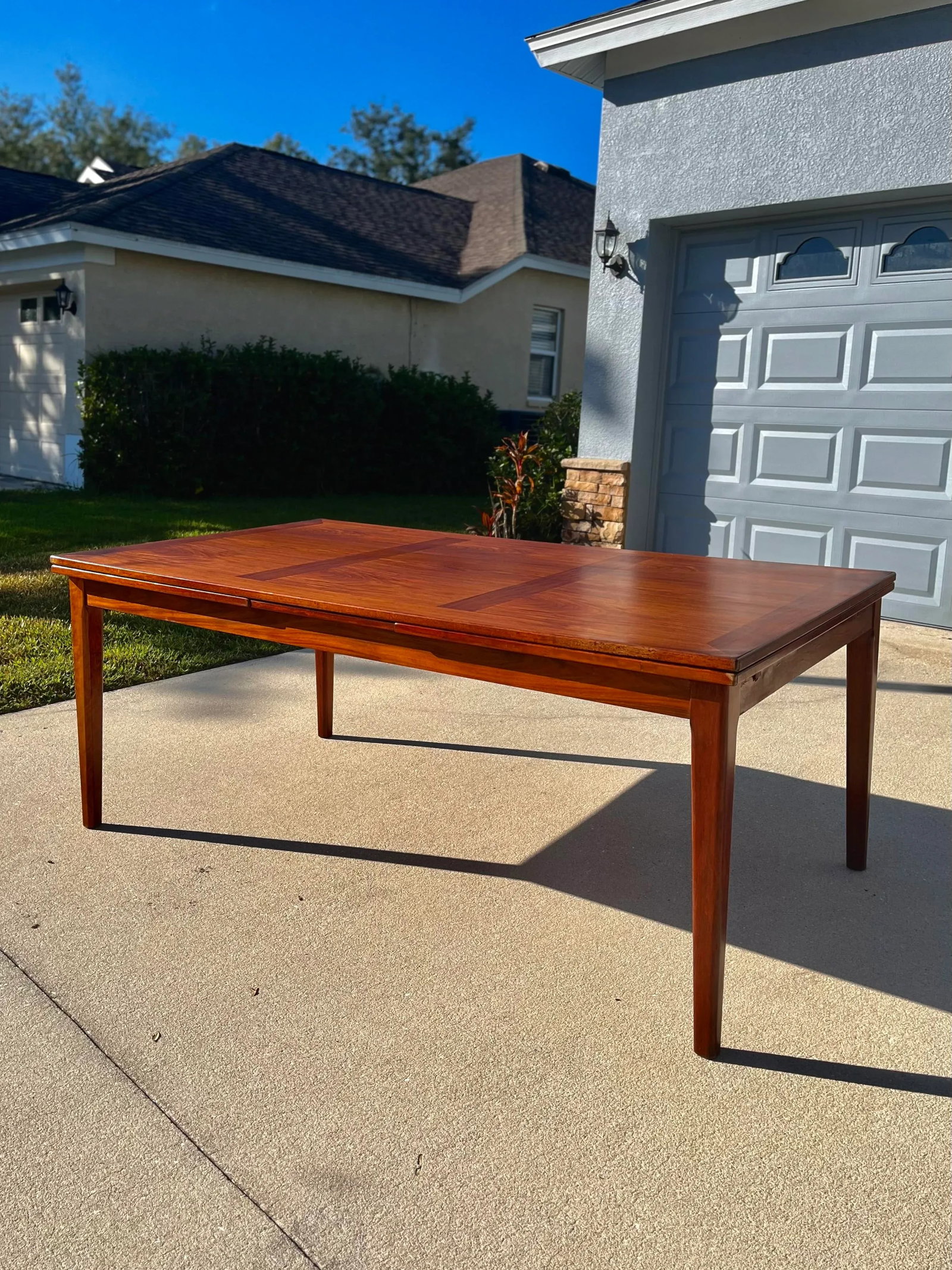 Mid Century Two-Toned Rosewood Extendable Dining Table for a Feast | by Skovby - 3