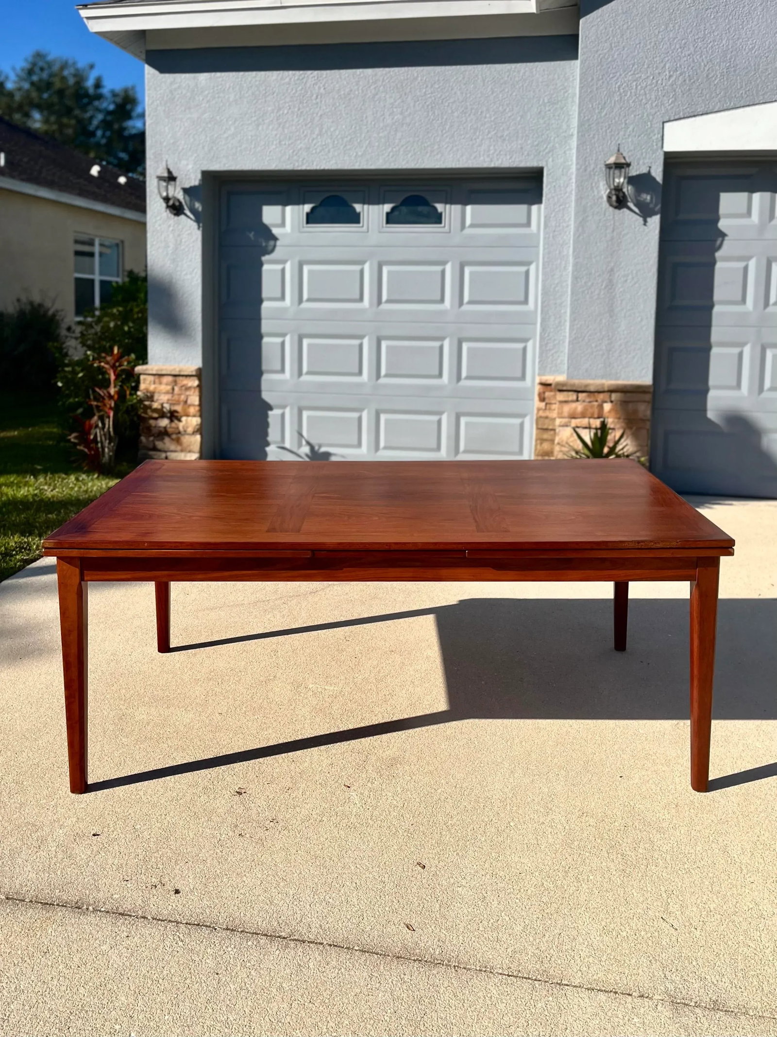 Mid Century Two-Toned Rosewood Extendable Dining Table for a Feast | by Skovby - 4