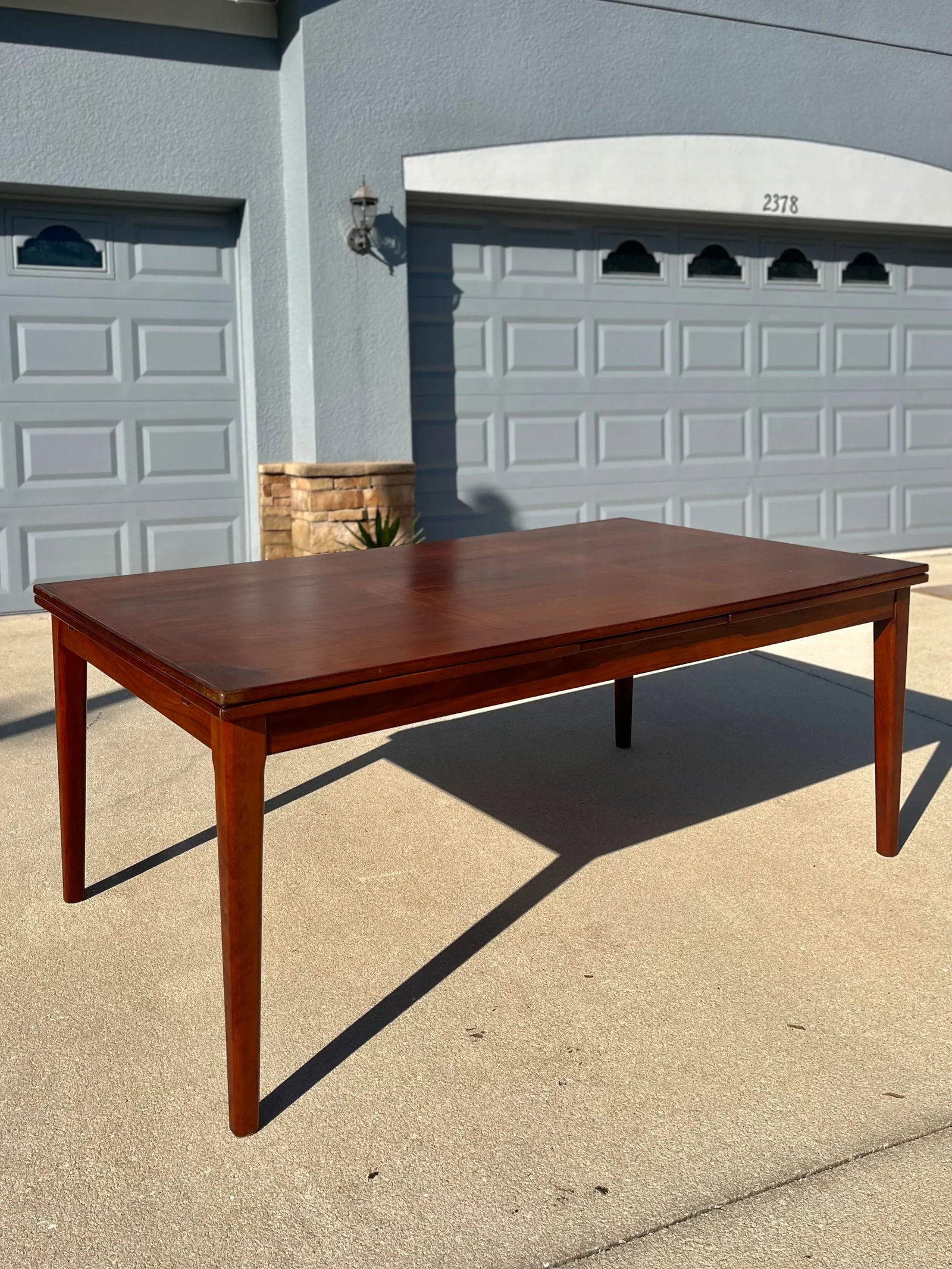 Mid Century Two-Toned Rosewood Extendable Dining Table for a Feast | by Skovby - 5