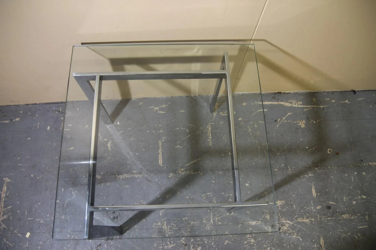 1970s Chrome and Glass Side Table in the Manner of Milo Baughman - 2