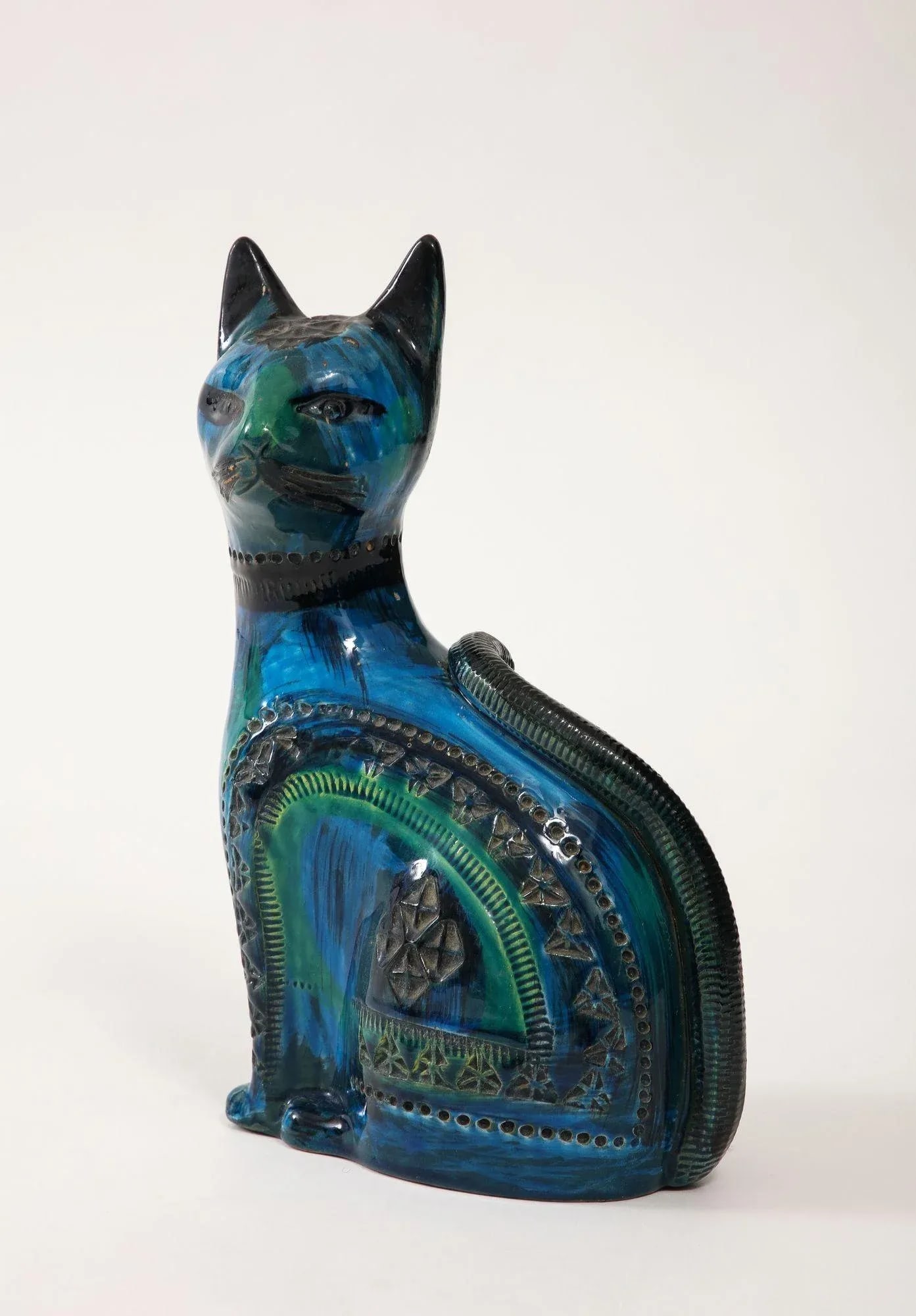 Ceramic Cat by Aldo Londi for Bitossi in 'Rimini Blue' With Incised Decoration Italy. Circa 1960 - 2