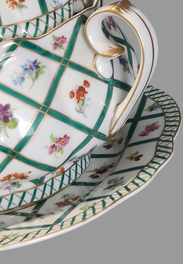 Vintage Hand Painted Floral Gilded "Royal Europe" Soup Tureen & Under Plate - 6