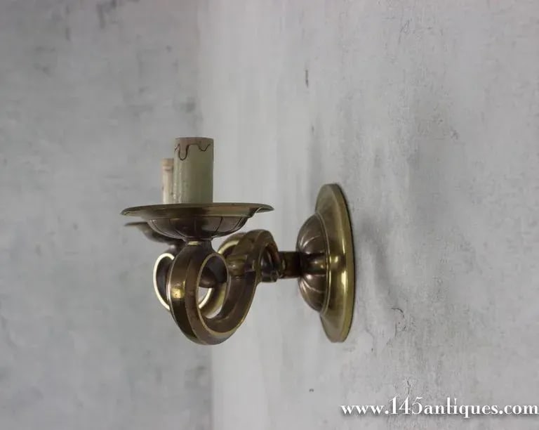 Pair of French 1940s Gilt Bronze Sconces - 4