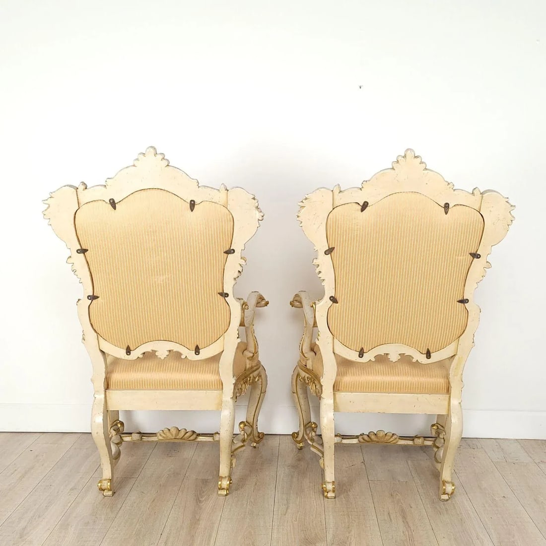 Bespoke Pair of Venetian Armchairs, Circa 1980 - 5