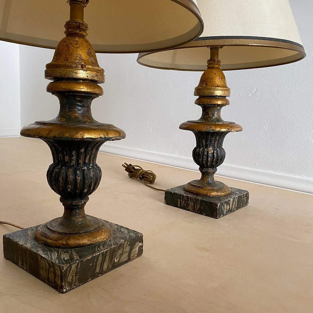 Pair of Late 19th Century Italian Gilt Wood Table Lamps - 6