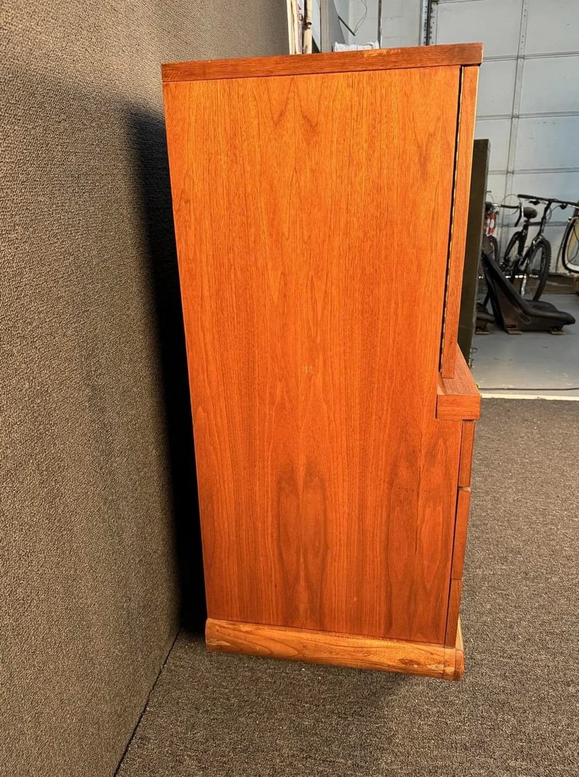 Mid 20th Century Mid-Century Modern Walnut Highboy Dresser - 3