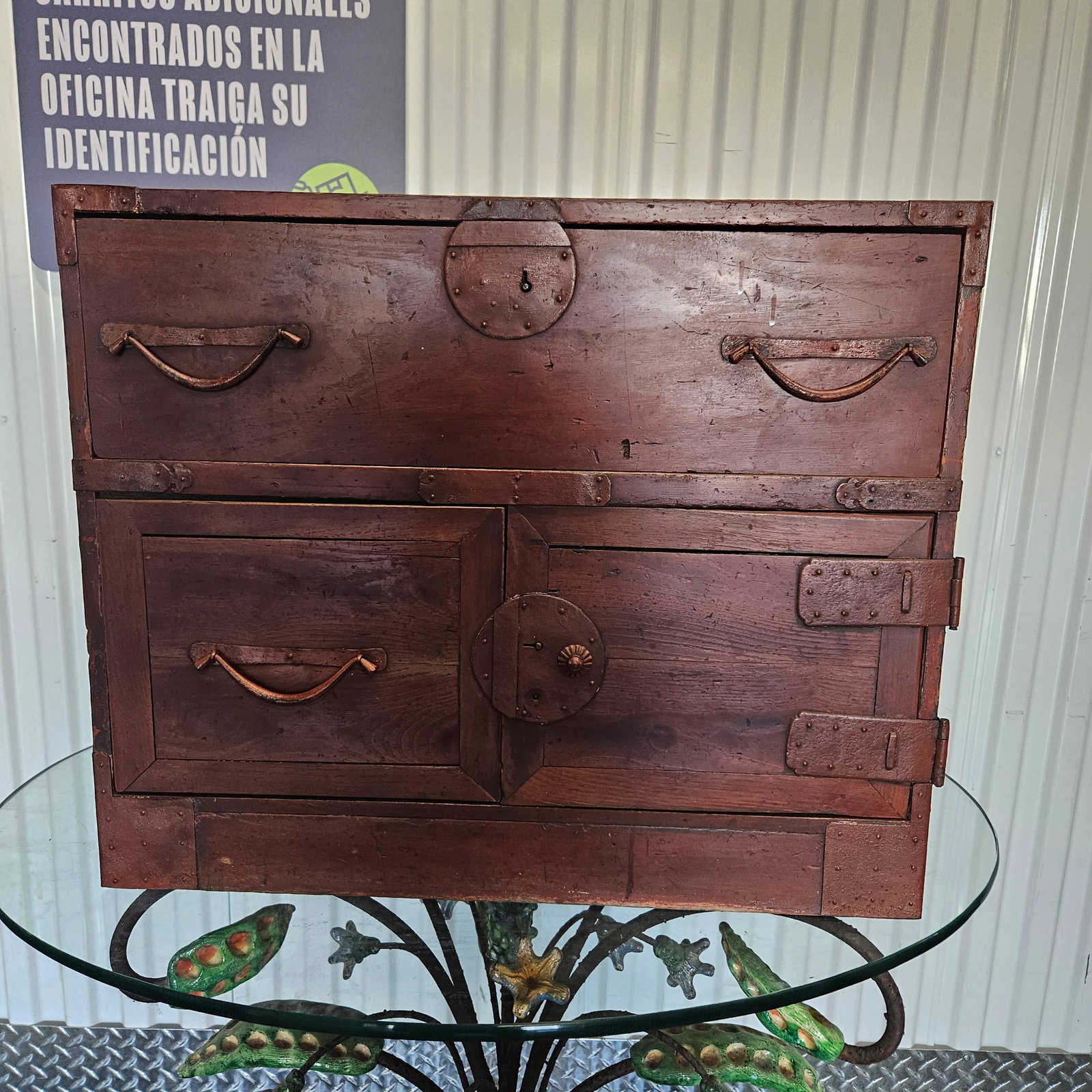 Diminutive 19th Century Japanese Tansu Traveling Chest - 2