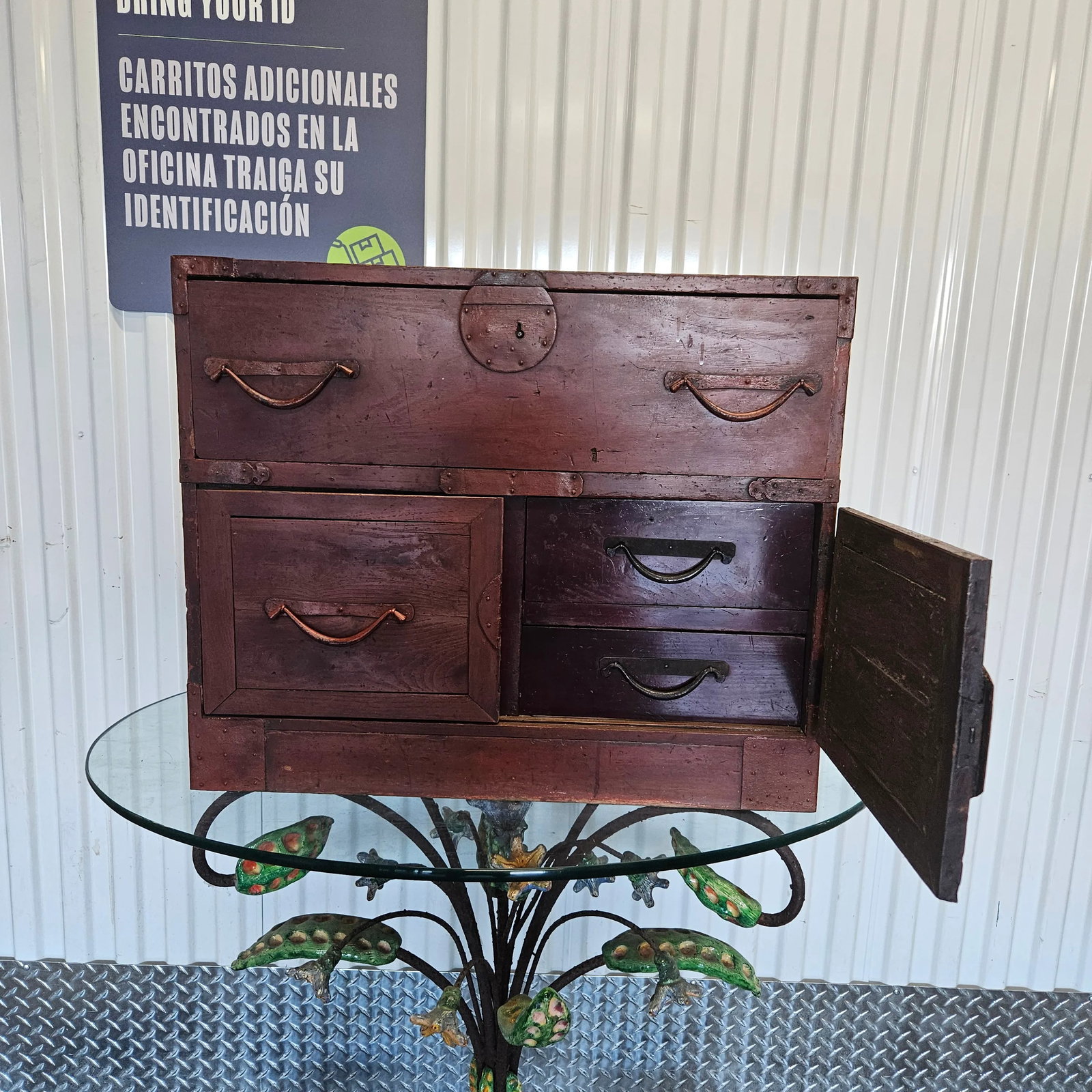 Diminutive 19th Century Japanese Tansu Traveling Chest - 3