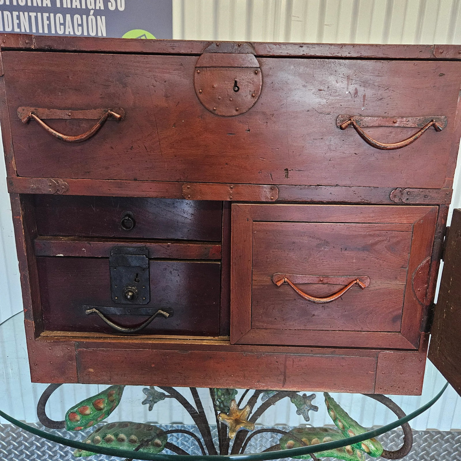 Diminutive 19th Century Japanese Tansu Traveling Chest - 4