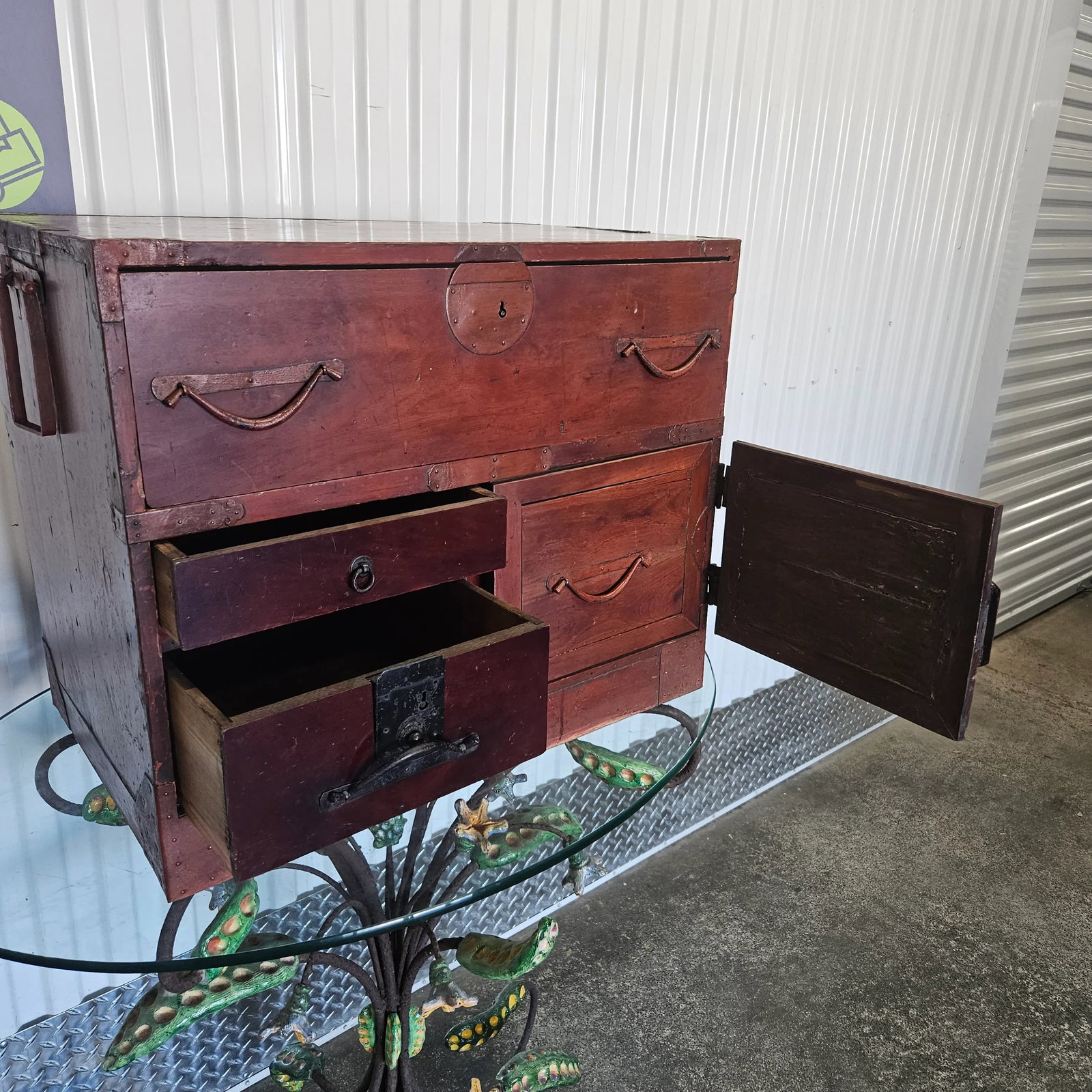 Diminutive 19th Century Japanese Tansu Traveling Chest - 5