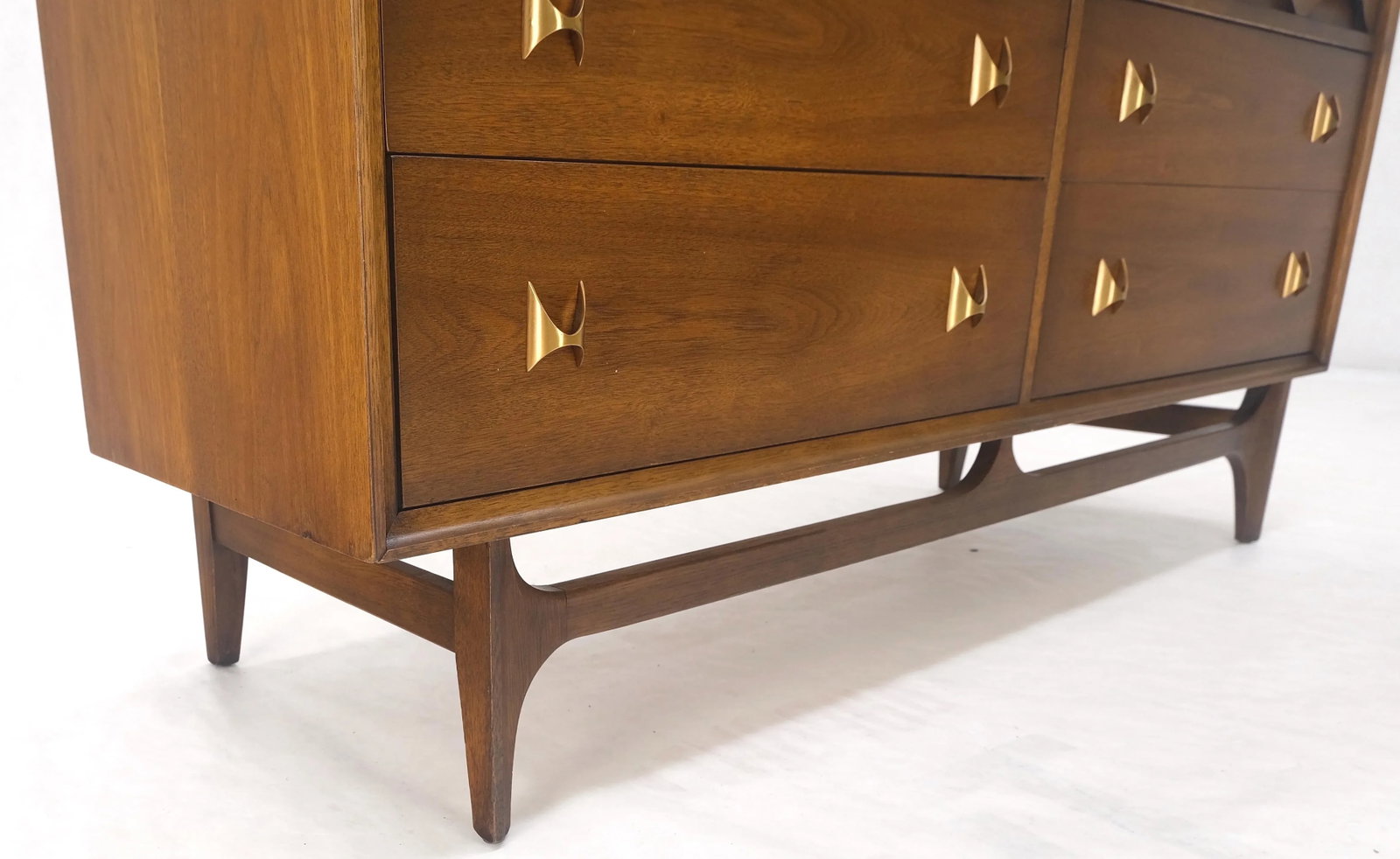 Brasilia Mid Century Modern Walnut 6 Drawer Long Credenza Dresser - 4
