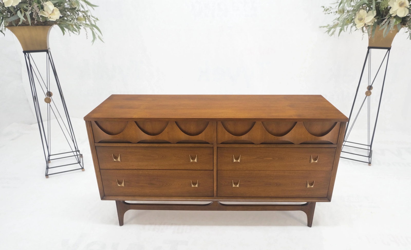 Brasilia Mid Century Modern Walnut 6 Drawer Long Credenza Dresser - 5