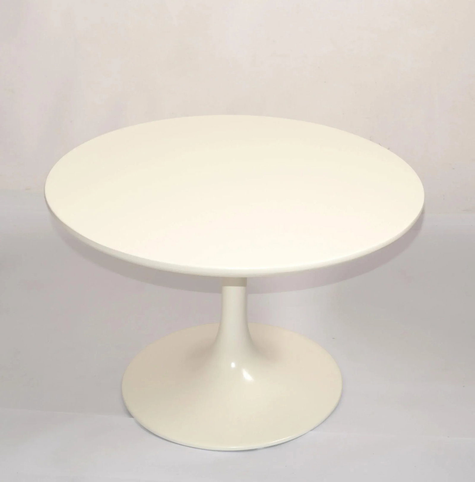 1960s Vintage Eero Saarinen Style Off White Tulip Base Coffee Table Attributed to Knoll - 7