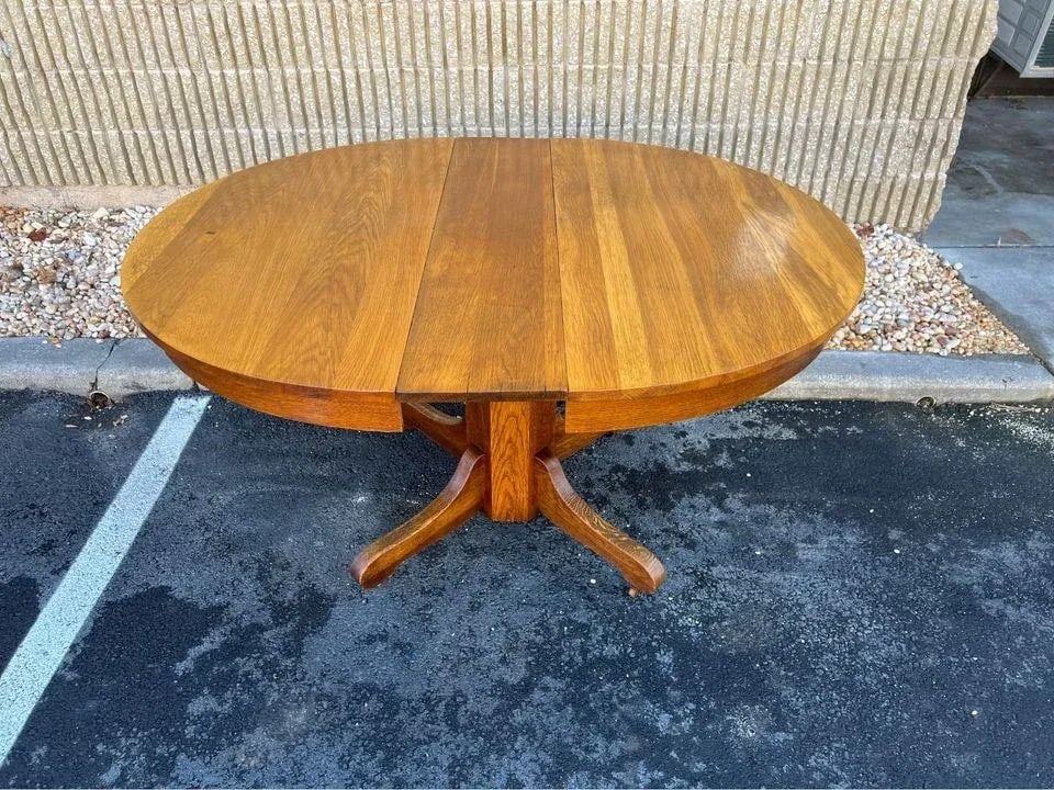 Antique Oak Mission Style Pedestal Round Dining Table With Leaf. - 5
