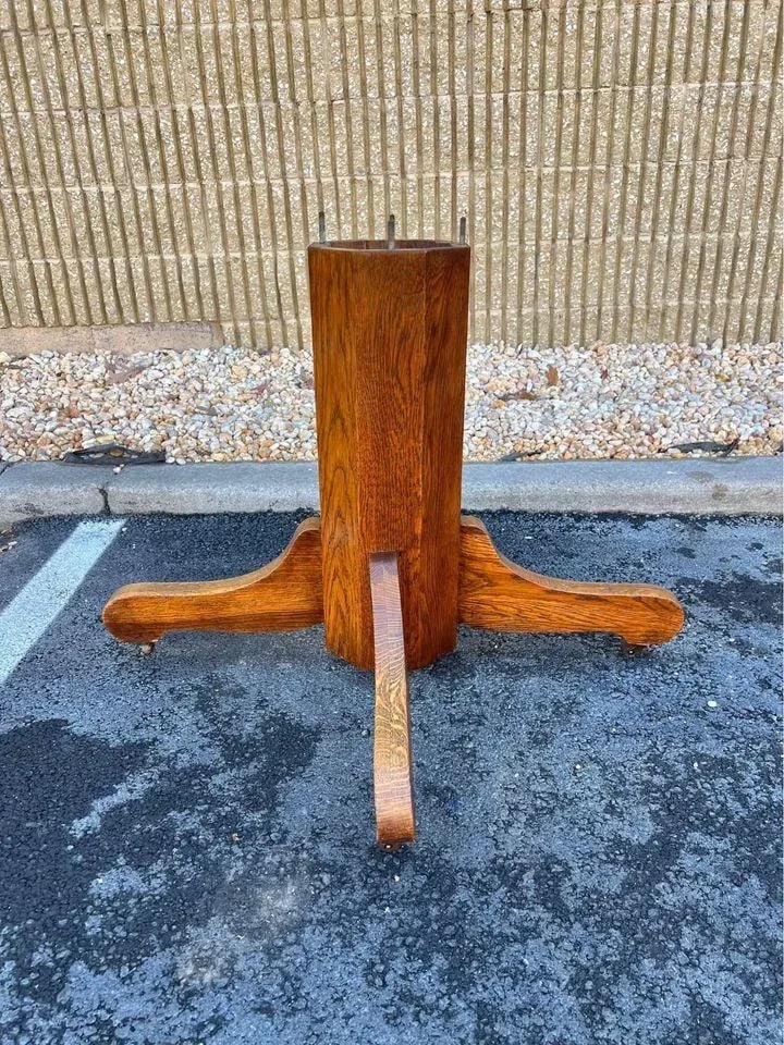 Antique Oak Mission Style Pedestal Round Dining Table With Leaf. - 8