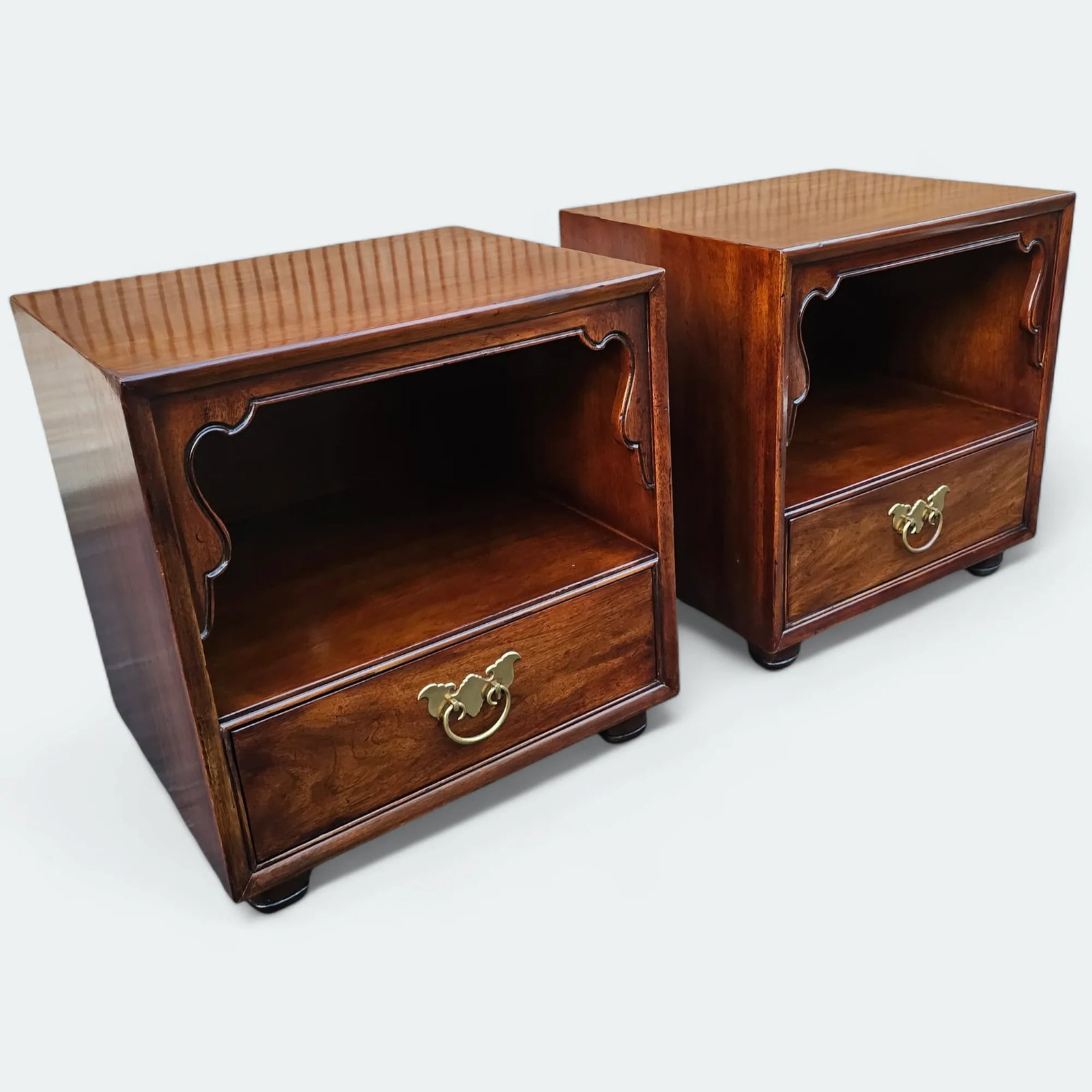Vintage Pair of Henredon Chinoiserie Nightstands - 3