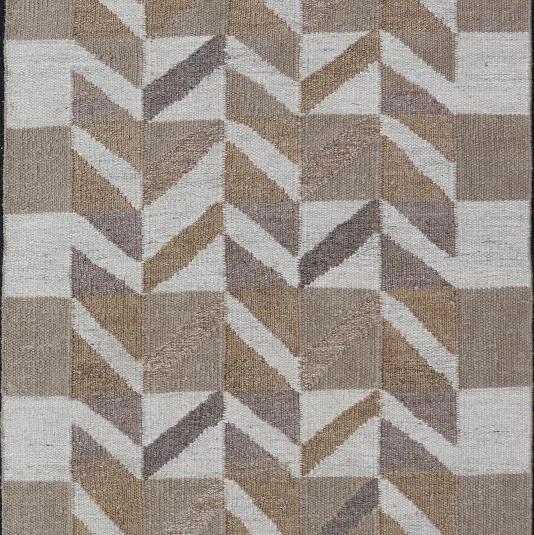 Modern Scandinavian Flat Weave Rug With Geometric Chevron Patterns 4'0 X 6'0 - 7