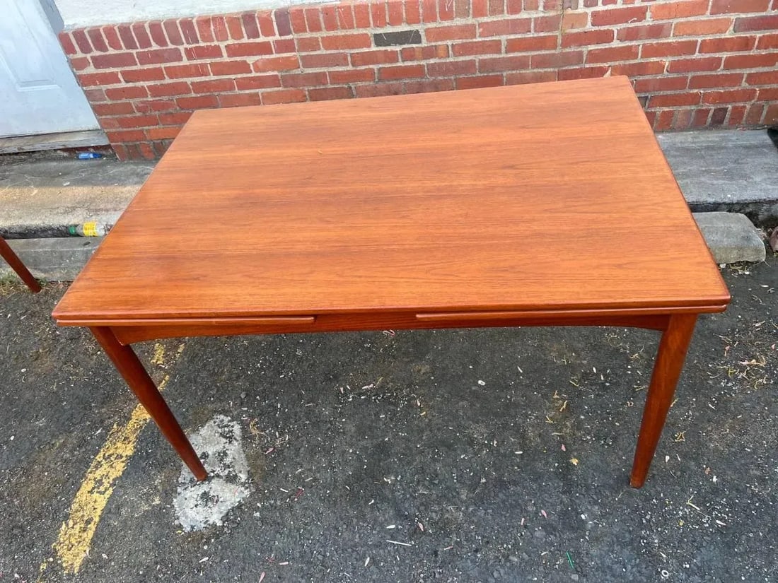 Mid Century Danish Teak Pull Out Dining Table. In the Manner of Ib Kofod Larsen. (1960s) - 5