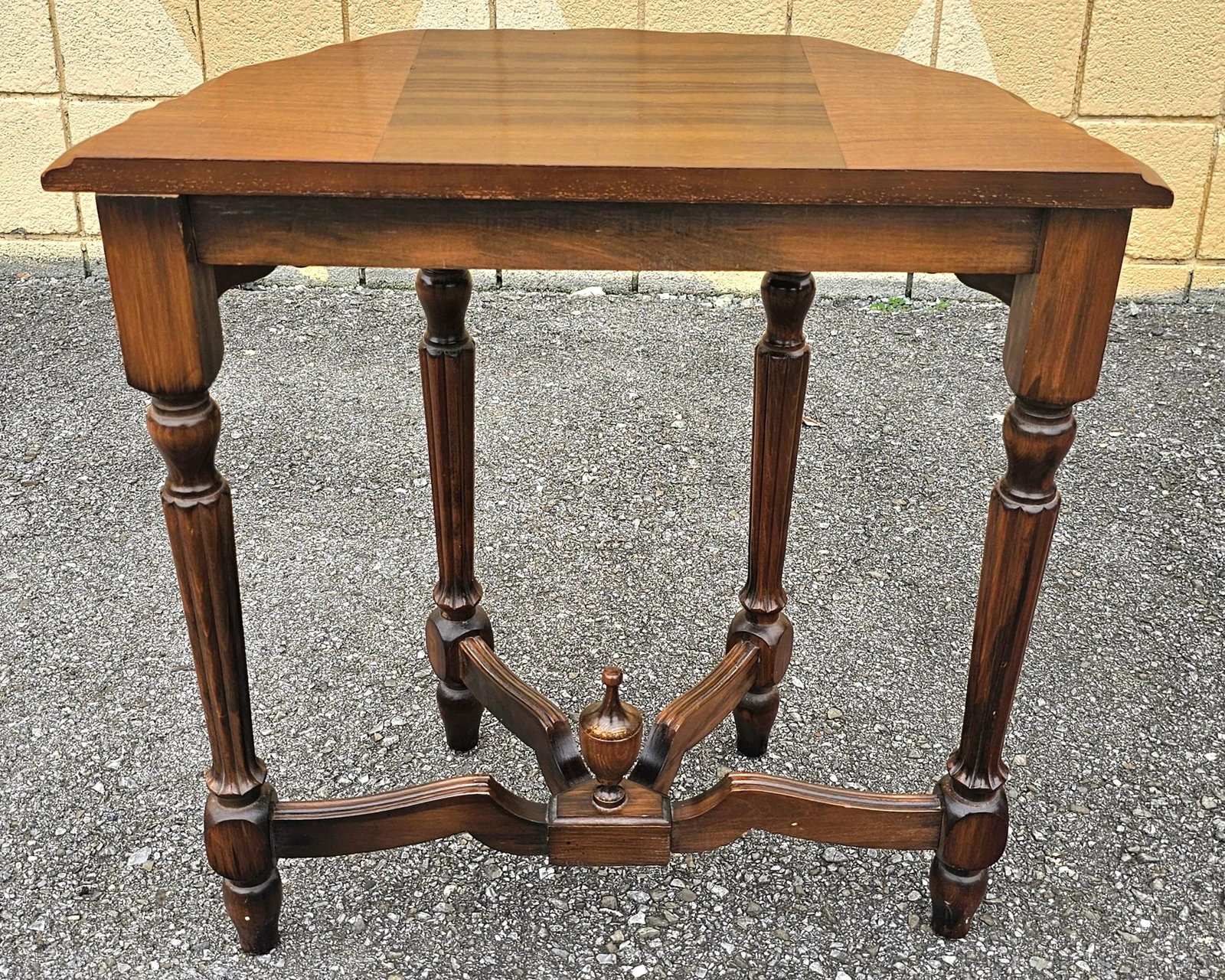 Early 20th Century Edwardian Carved Walnut Stretcher Console Table, Circa 1920s - 9