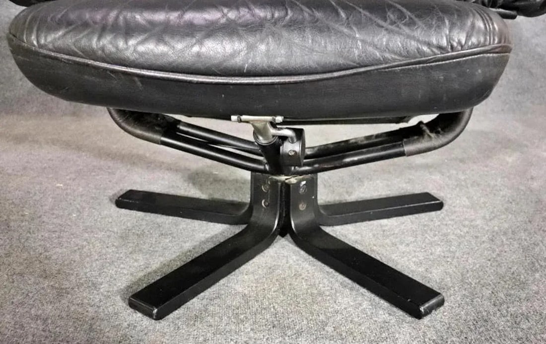Swivel Leather Lounge W/ Ottoman - 8