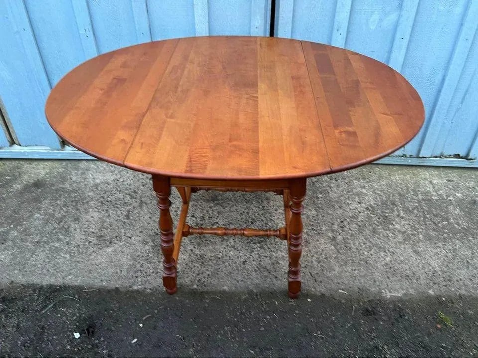 Antique Gate Legs Drop Leaf Dining Table. - 6